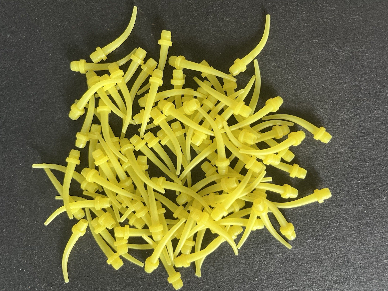 500 Dental Disposable Intra Oral Impression Mixing Tips For Yellow Mixing Tips
