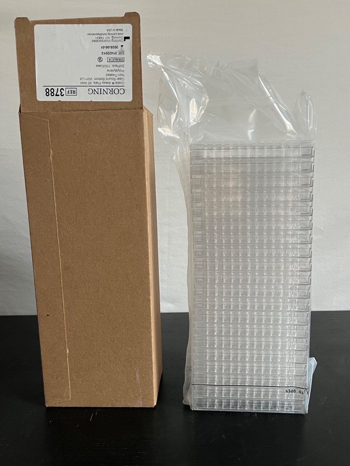 Corning 3788 Costar Assay Plate 96 Well Clear Round Bottom w/Lid NEW 20/box