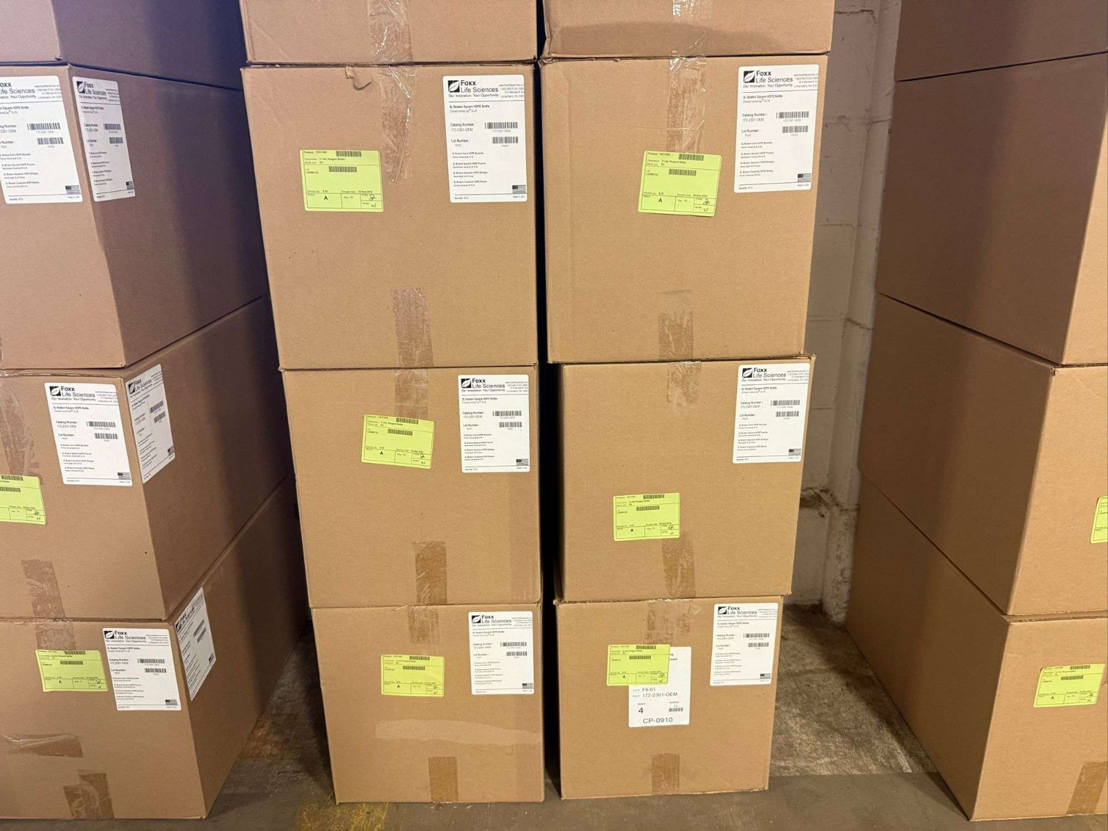 Foxx Life Sciences 2L HDPE Boston Square Bottle GL45 VersaCap – Case of 8 – New