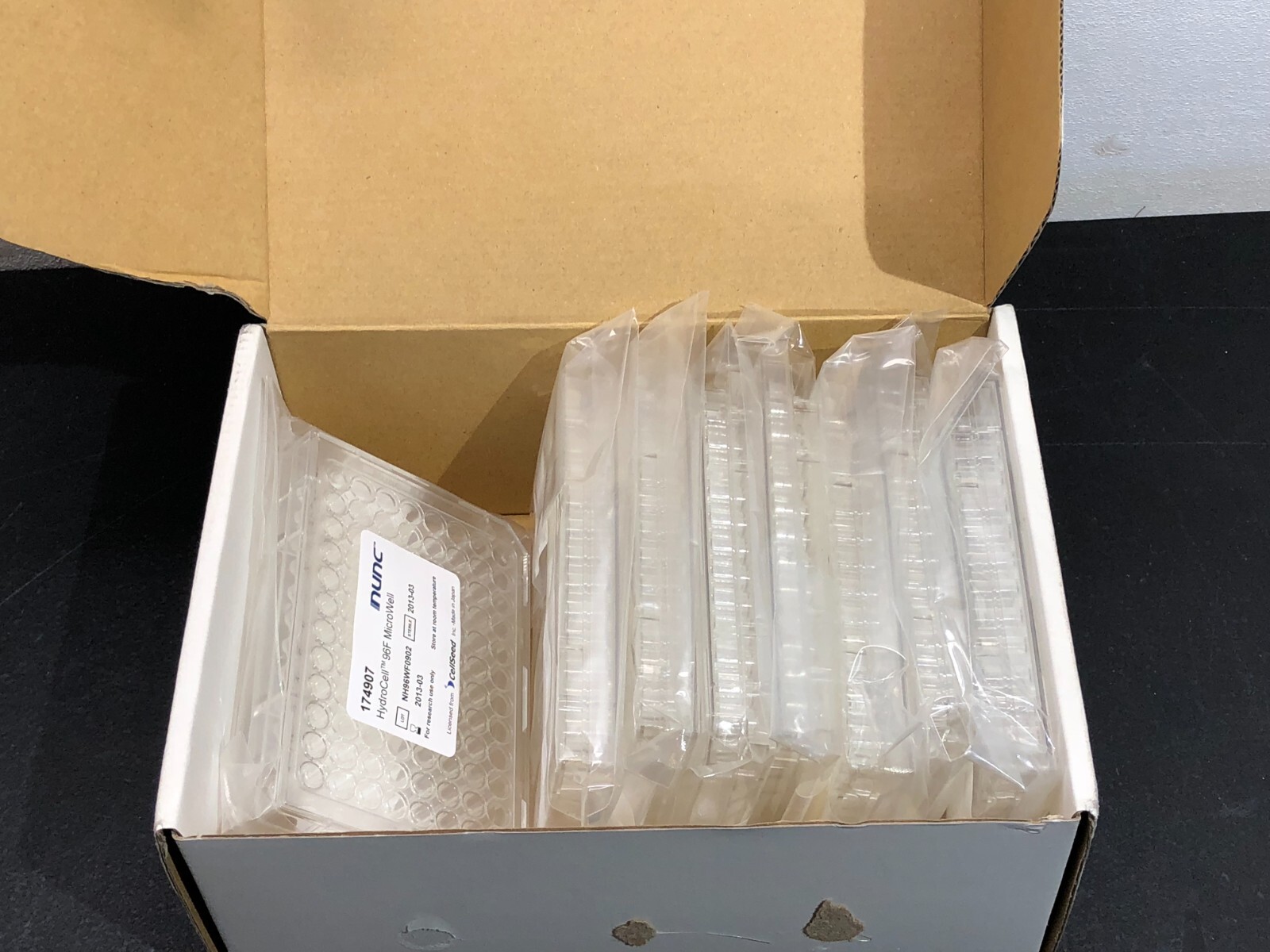 Nunc HydroCell 96F MicroWell 174907 8/Case