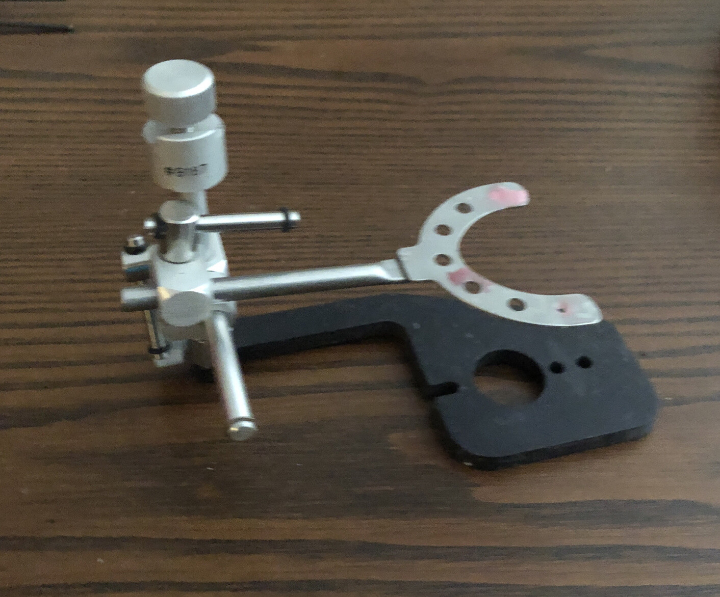 DENAR FACEBOW TRANSFER JIG TO DENTAL ARTICULATOR CAST. As Shown