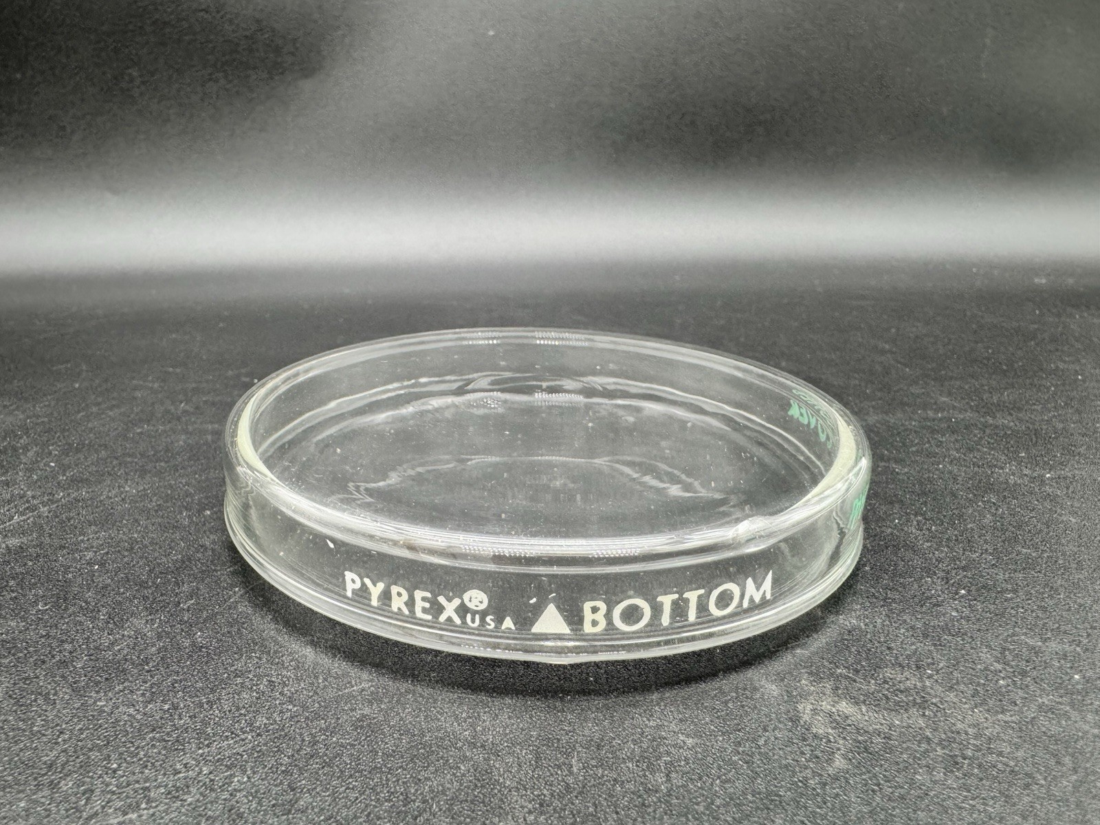 Set of 4 Vintage Pyrex USA Glass Petri Dishes Bottom & Cover 4” Lab NOS