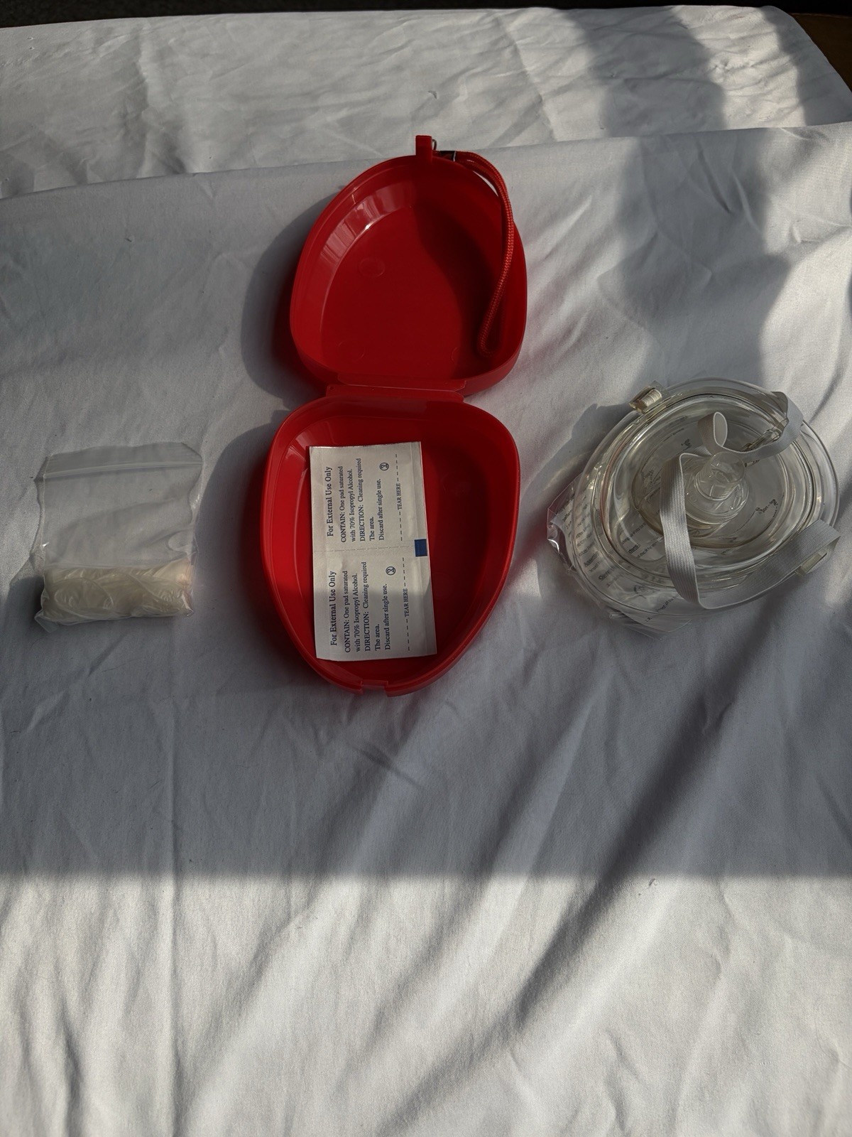 Everready First Aid CPR Pocket Face Mask Kit for Emergency Medicine EVR-CPR01