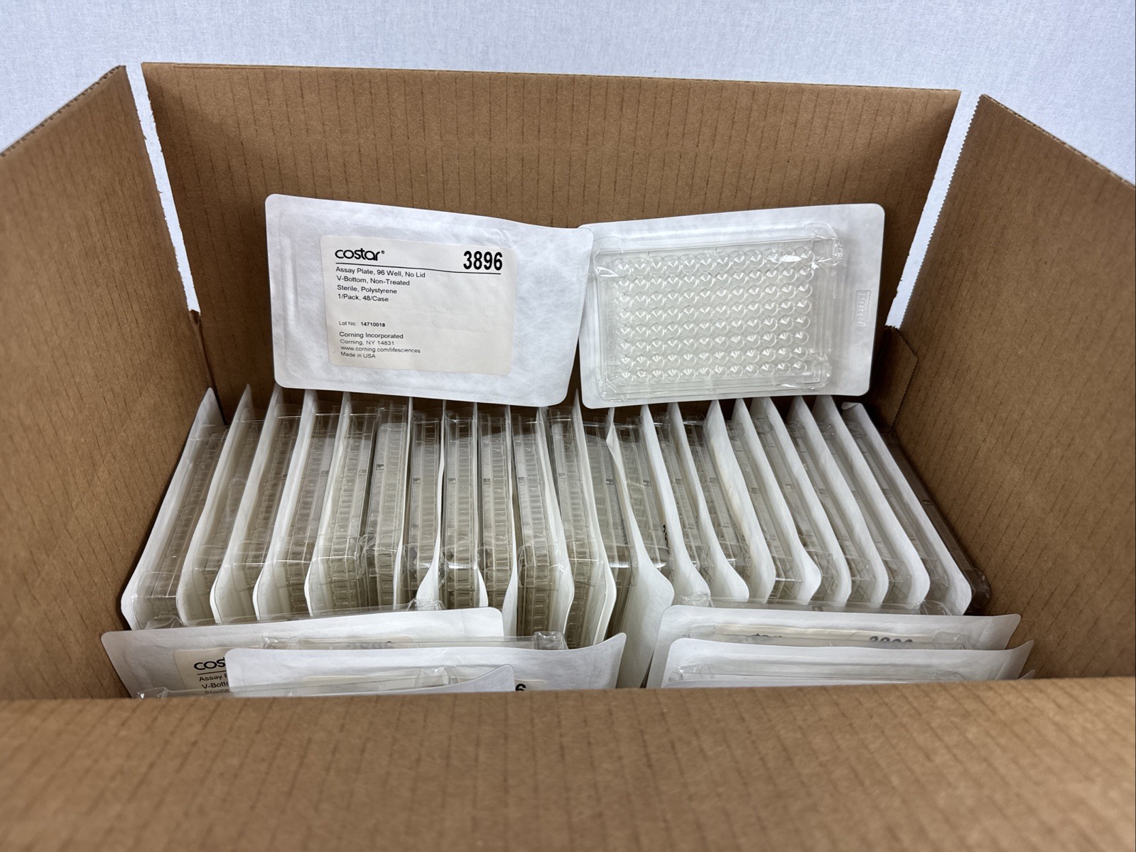 Corning Costar REF 3896 Microplate 96 Well V bottom 380 µL Lot 31 PCS