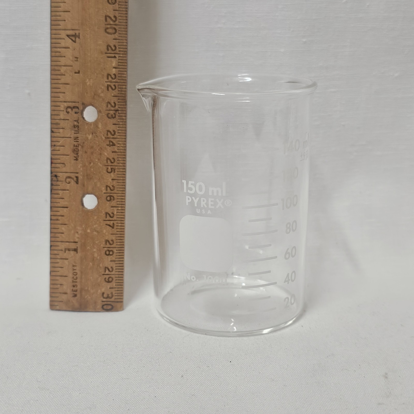PYREX Glass Beaker 150 ml Graduated Laboratory Chemistry No. 1000. T-179