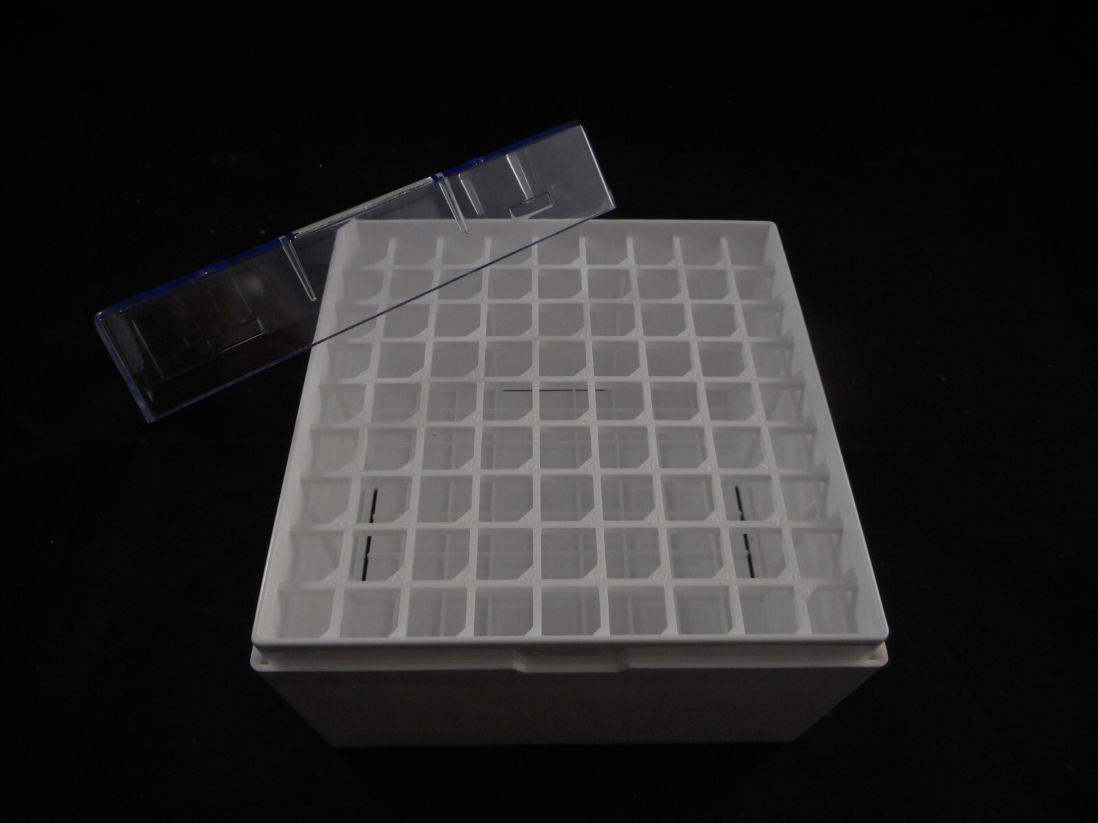 NALGENE Plastic CryoBox Polycarbonate 133 x 133 x 95mm 81-Place White 5027-0909