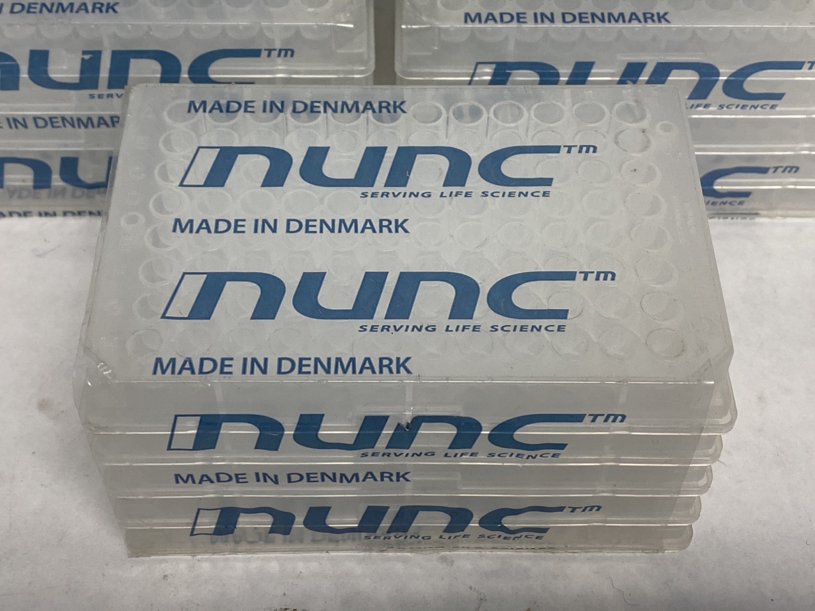 (5) Nunc 96-Well 300µL Non-Sterile V-Bottom Polypropylene Microplates, 442587