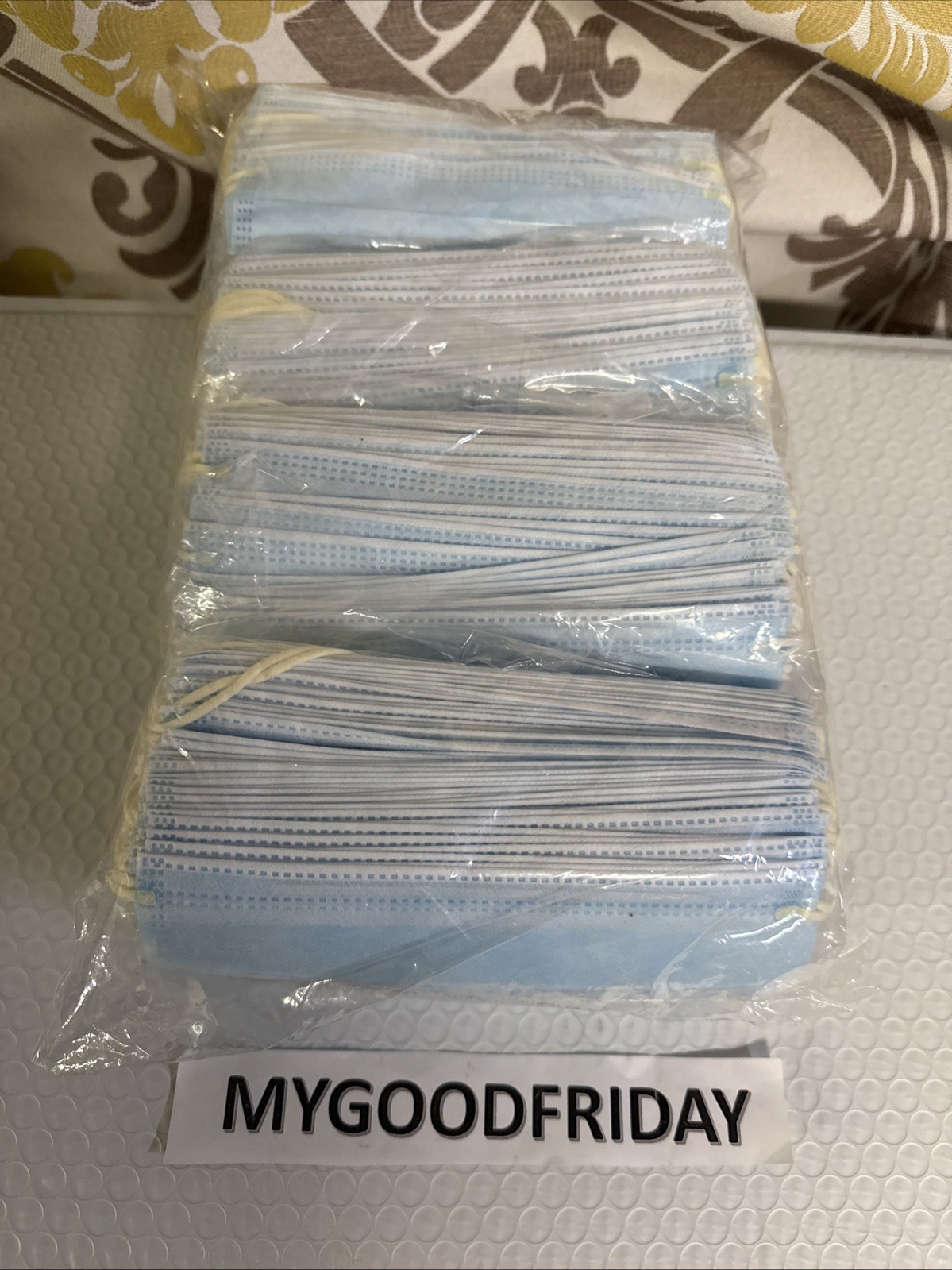 HLFHOY 200 disposable procedural masks with in-ear elastic, 3 layers *On Sale