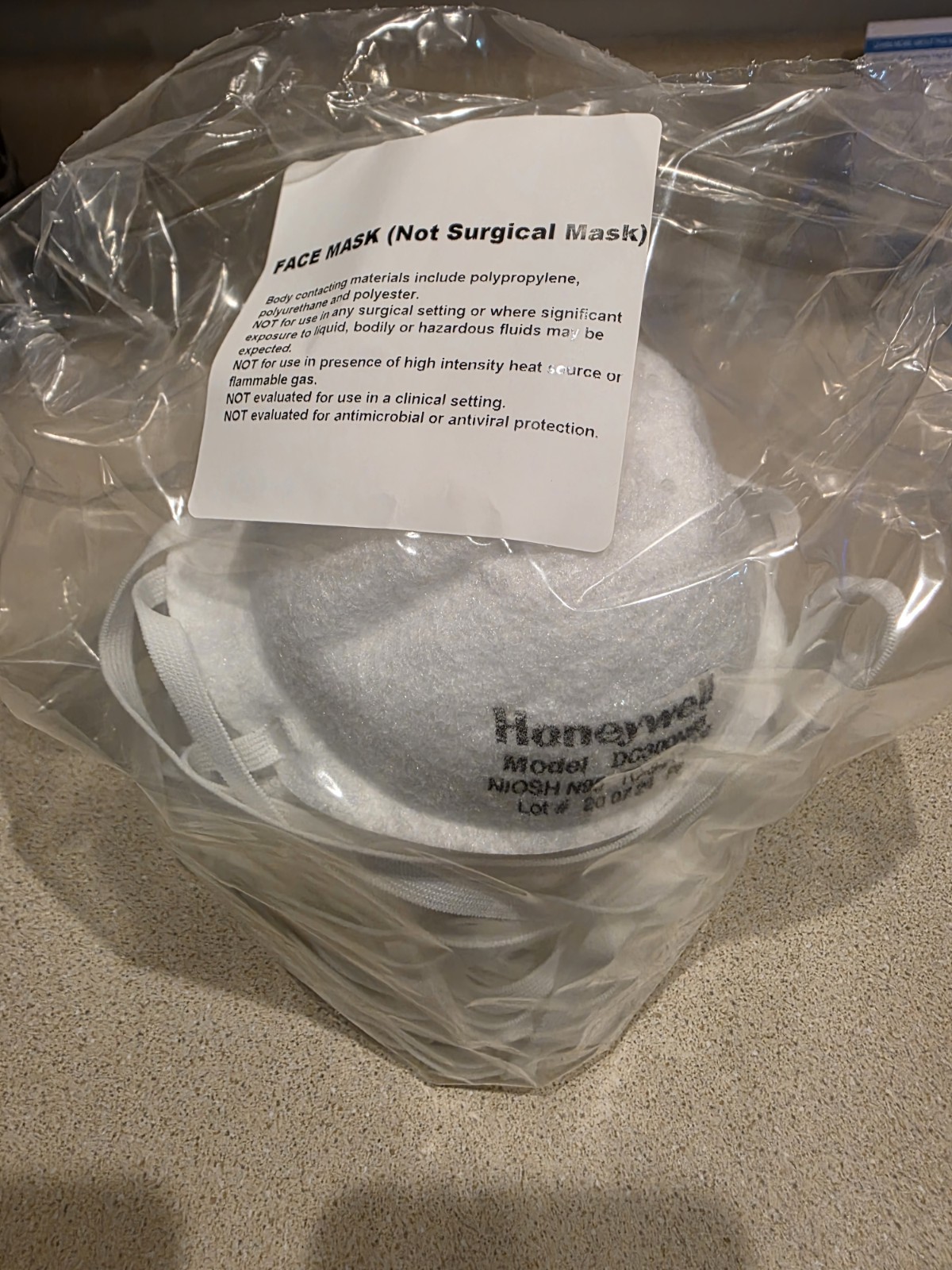 Honeywell N95 DC300N95B Respirator Particulate Masks Disposable NIOSH, 200/Case.