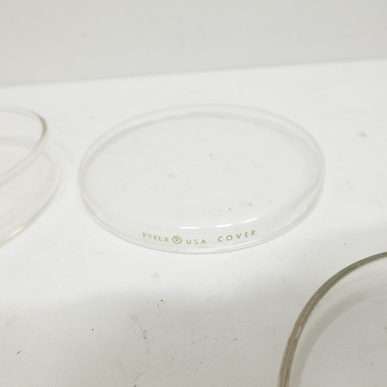 Vintage Pyrex Glass Petri Dish Set 2 Bottoms 2 Covers Laboratory Science USA