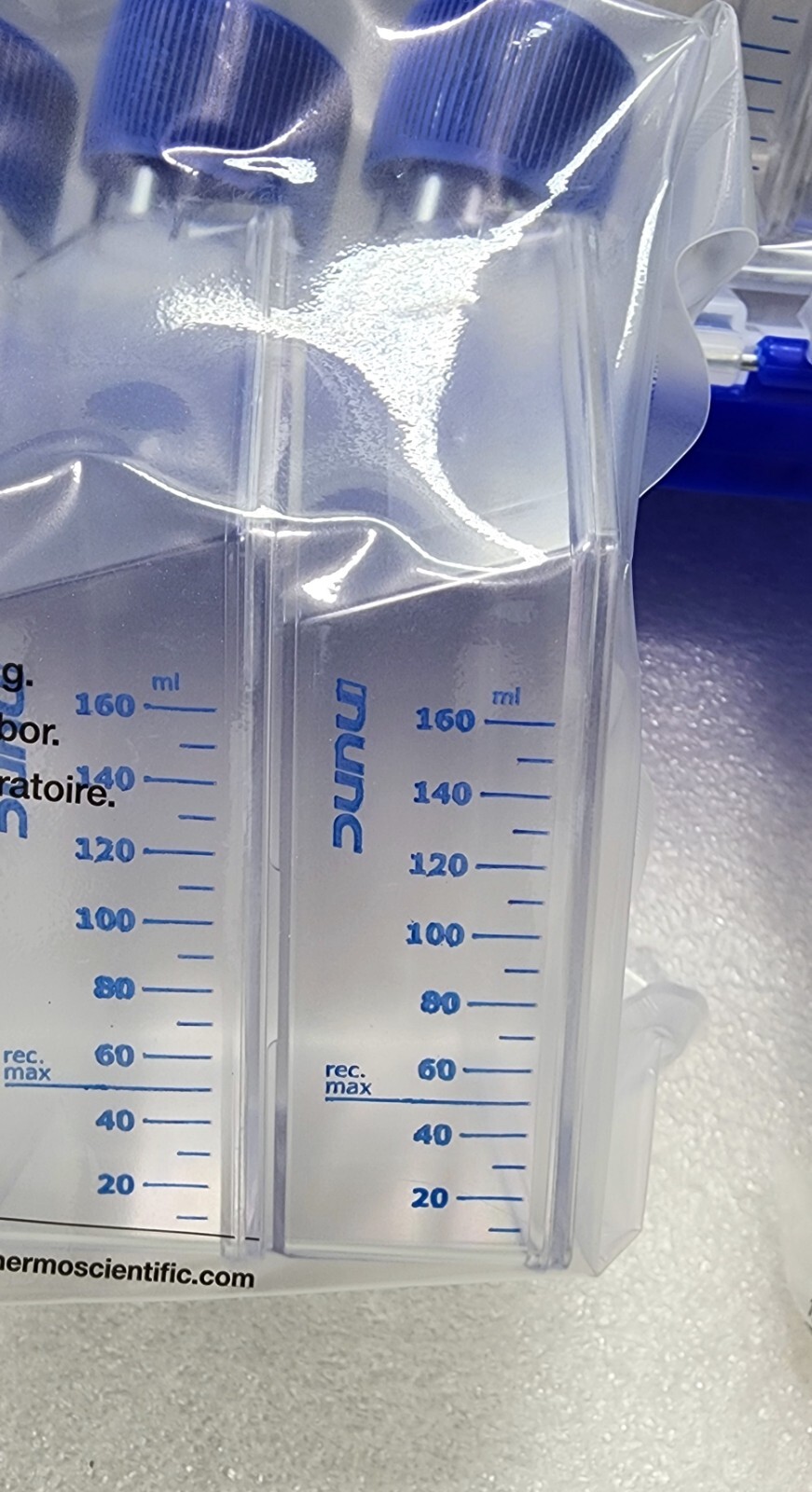 Thermo Scientific Nunc EasyFlask Cell Culture Flasks 75cm2 w/ Filter Cap/ 100cs