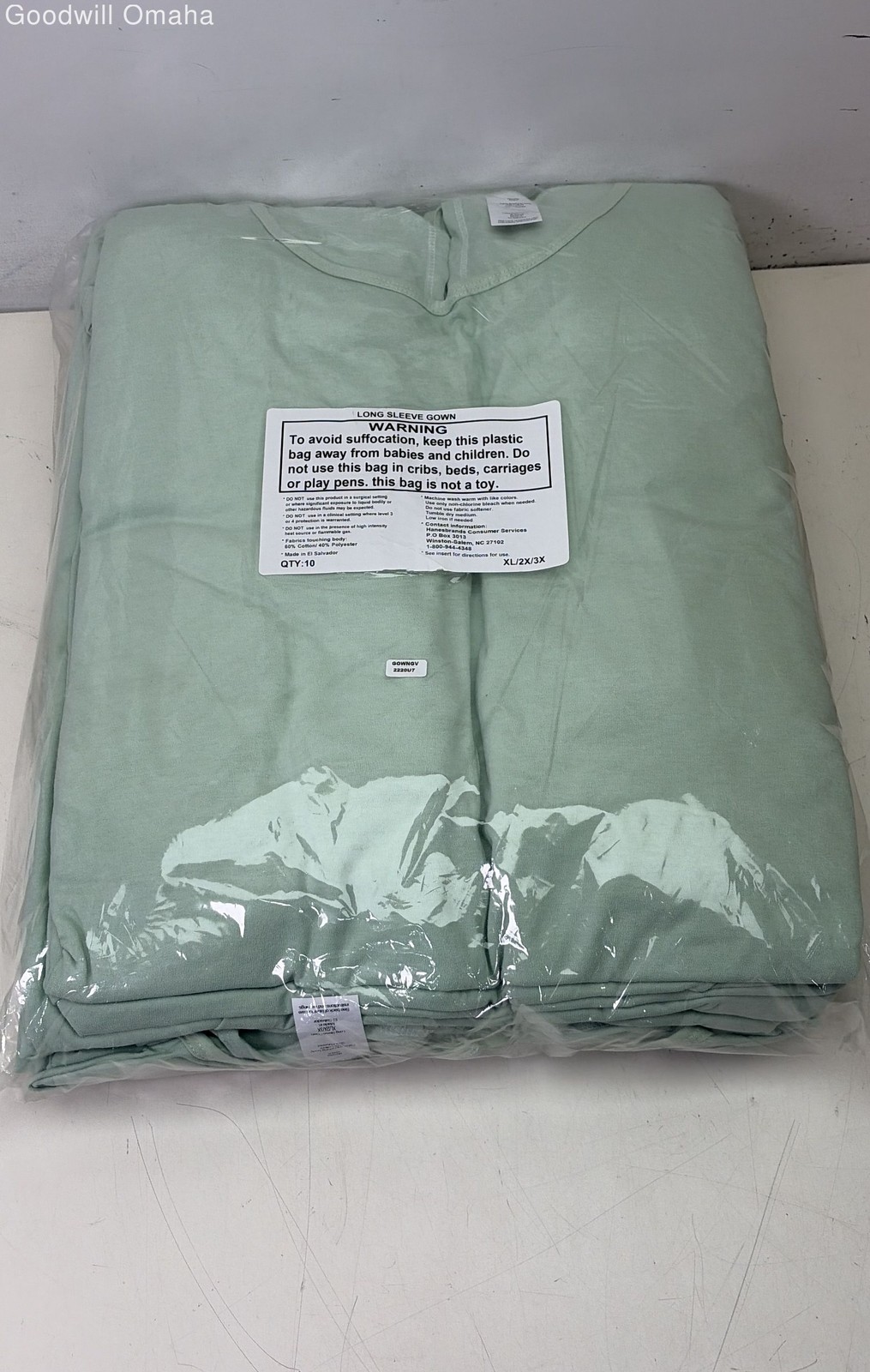 Lot of 50 Hanes Long Sleeve Hospital Gowns Size XL, 2X, 3X NEW!!! OPEN BOX!!!