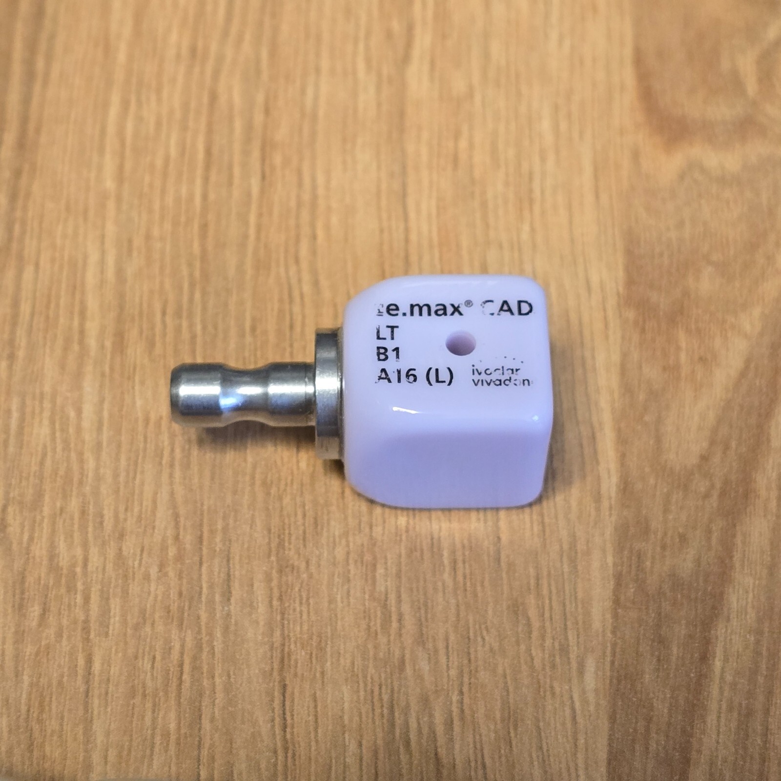Cerec IPS Emax Cad Implant Blocks LT B1 / A16 (L) / 1 Count