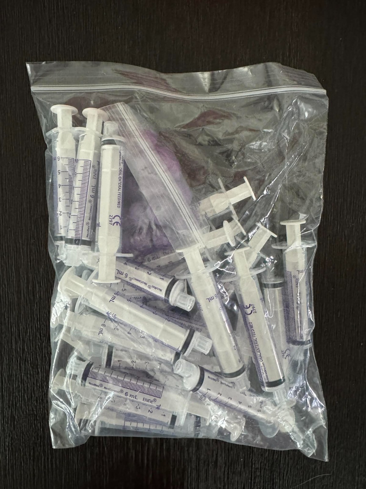 NeoMed NeoConnect ENFit 6mL Oral/Enteral Syringes With Caps (~25/Pack)