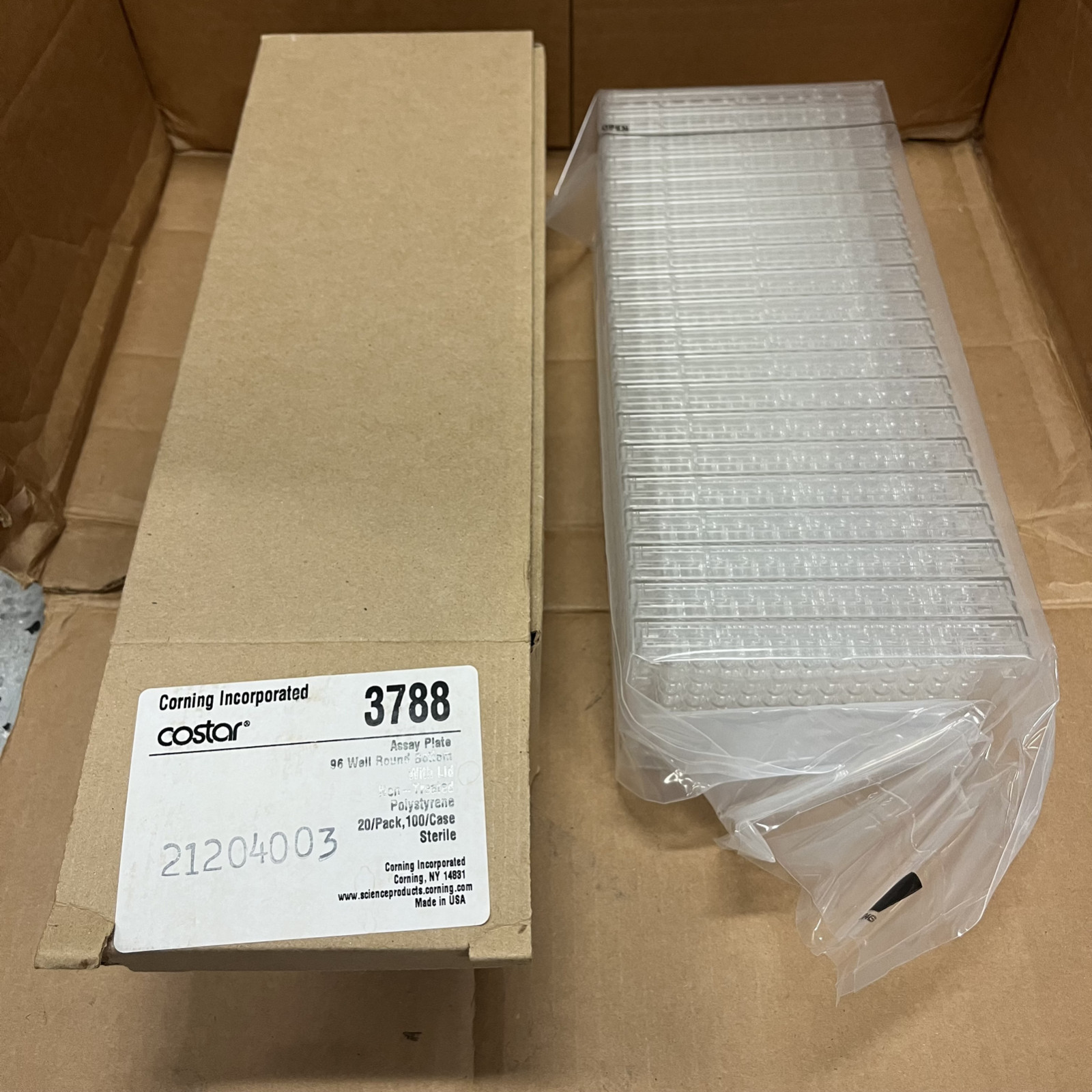 Corning Costar Assay Plate: 96 Well, Round Bottom with Lid (20-Pack) 3788