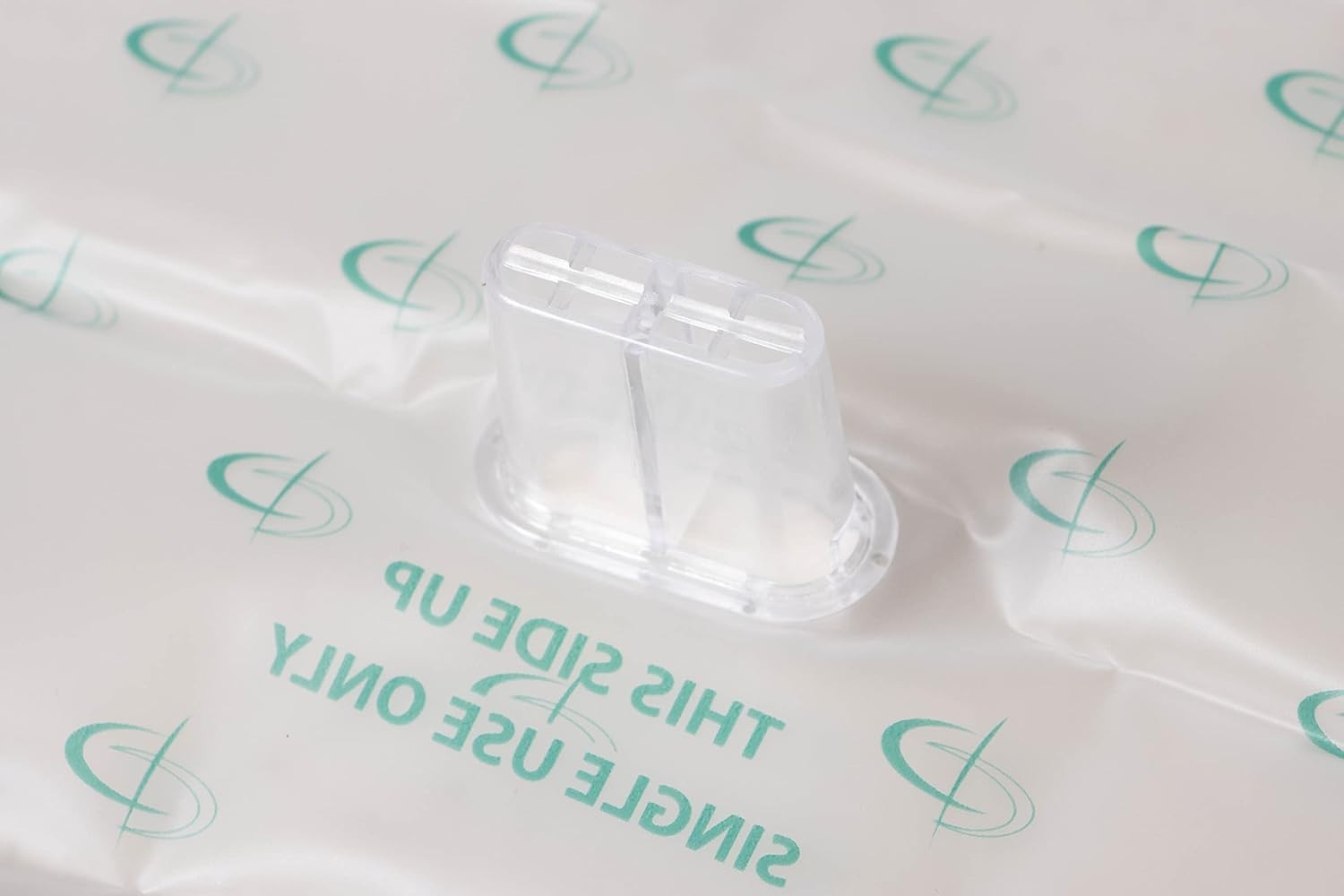 Compact CPR Face Shield with One-Way Valve and HEPA Filter for First Responders