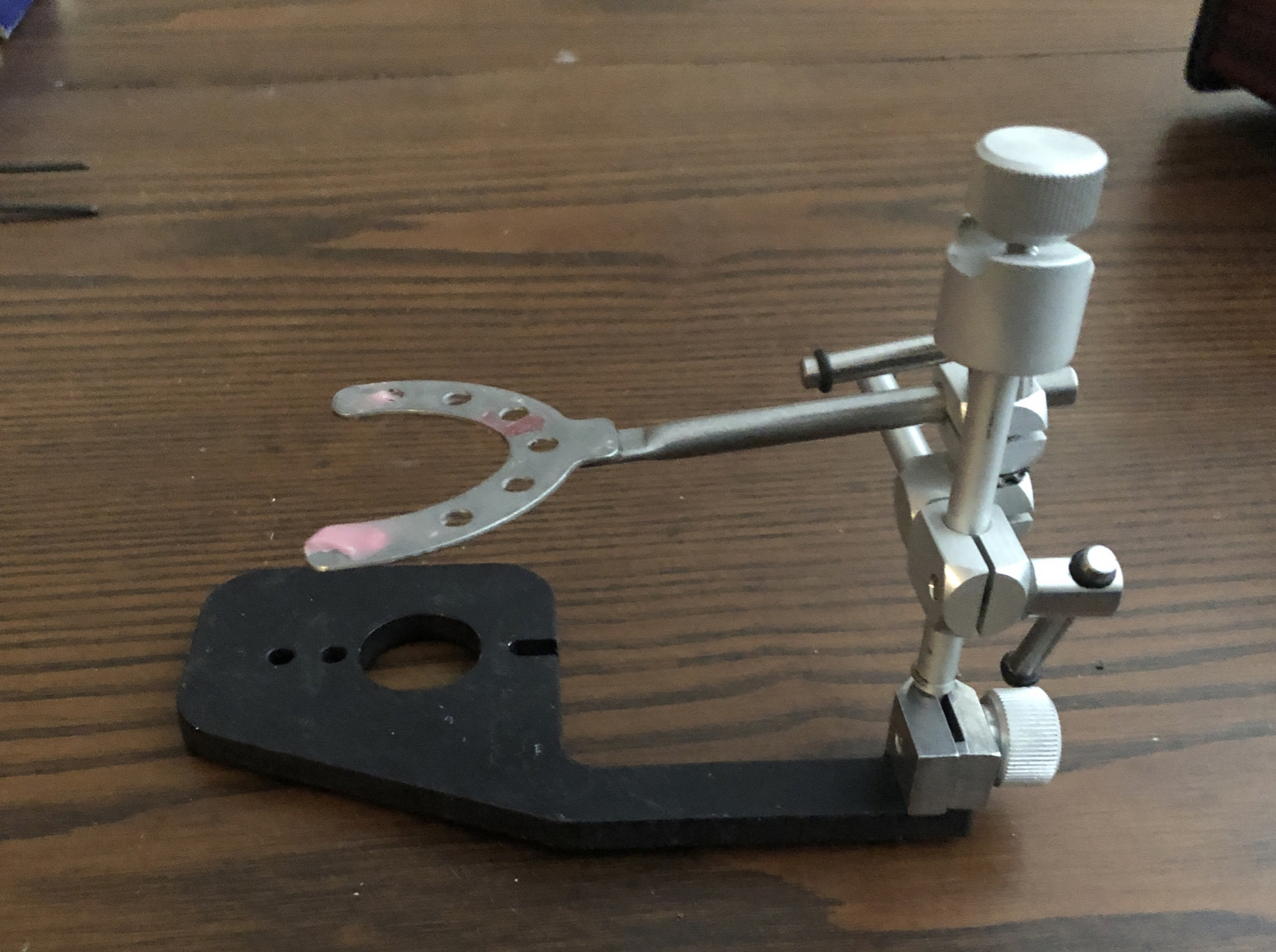 DENAR FACEBOW TRANSFER JIG TO DENTAL ARTICULATOR CAST. As Shown