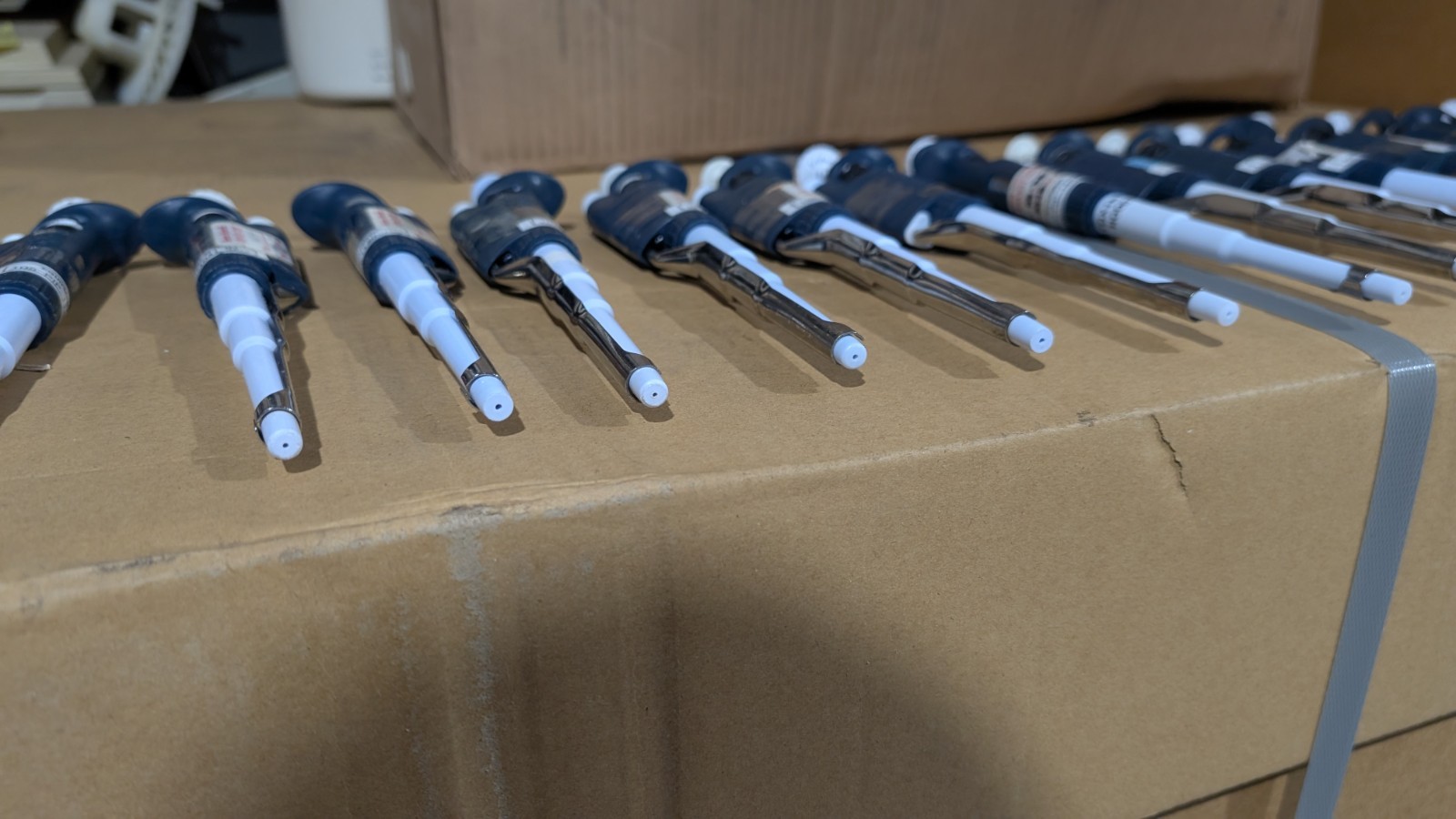 Gilson Pipetman Lot Of (17) P1000 Single Channel Pipettes In Unknown Condition