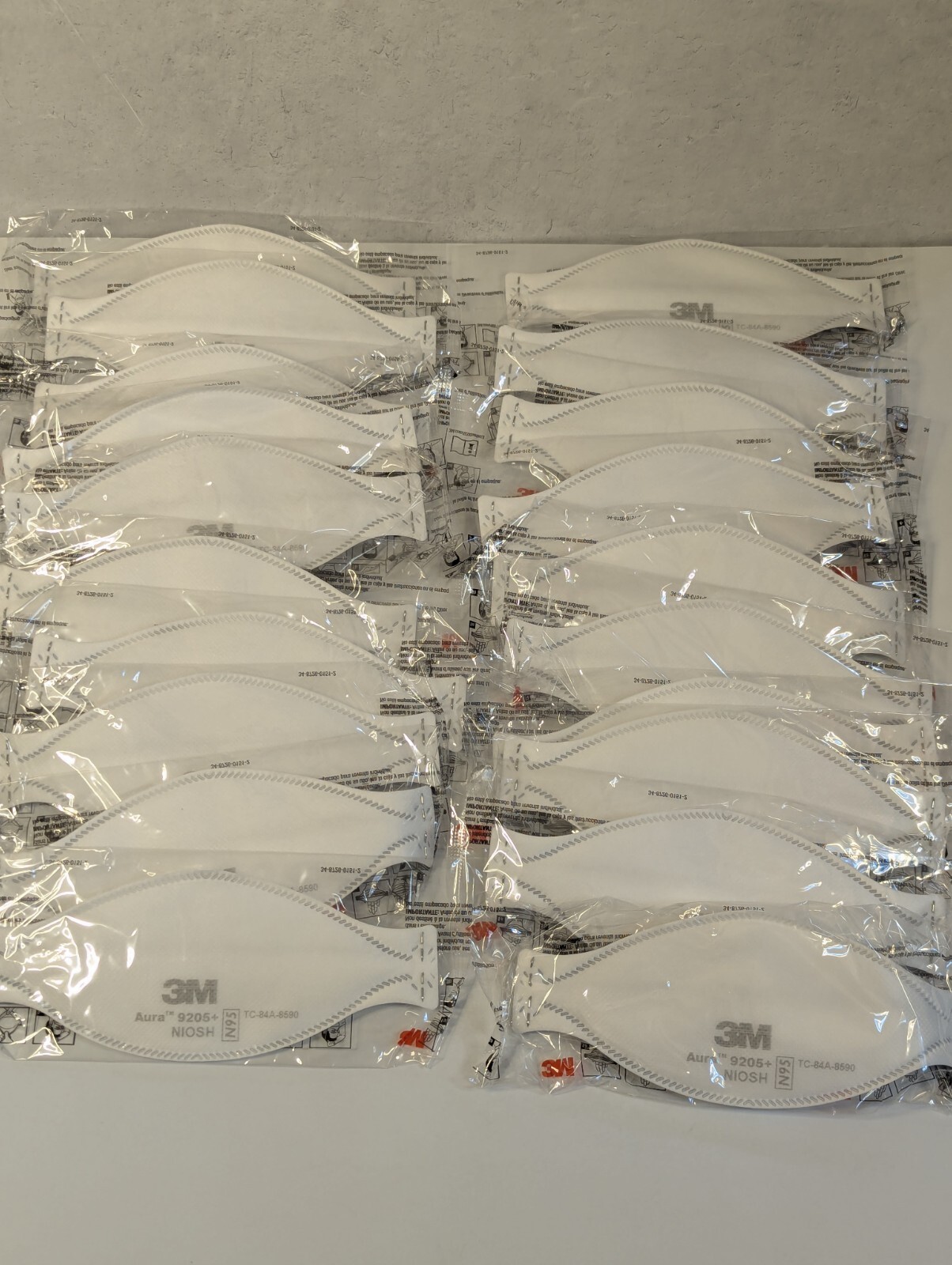 3M Aura 9205+ Genuine 3M N95 Respirator Disposable Protective Mask (20 Pack)