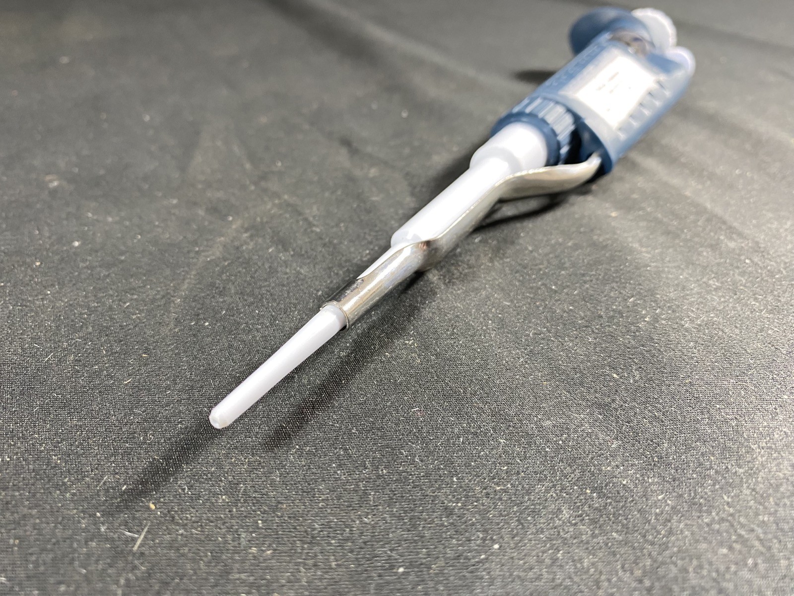 GILSON PIPETMAN P20 2-20uL Classic Manual Adjustable Single Channel Pipette