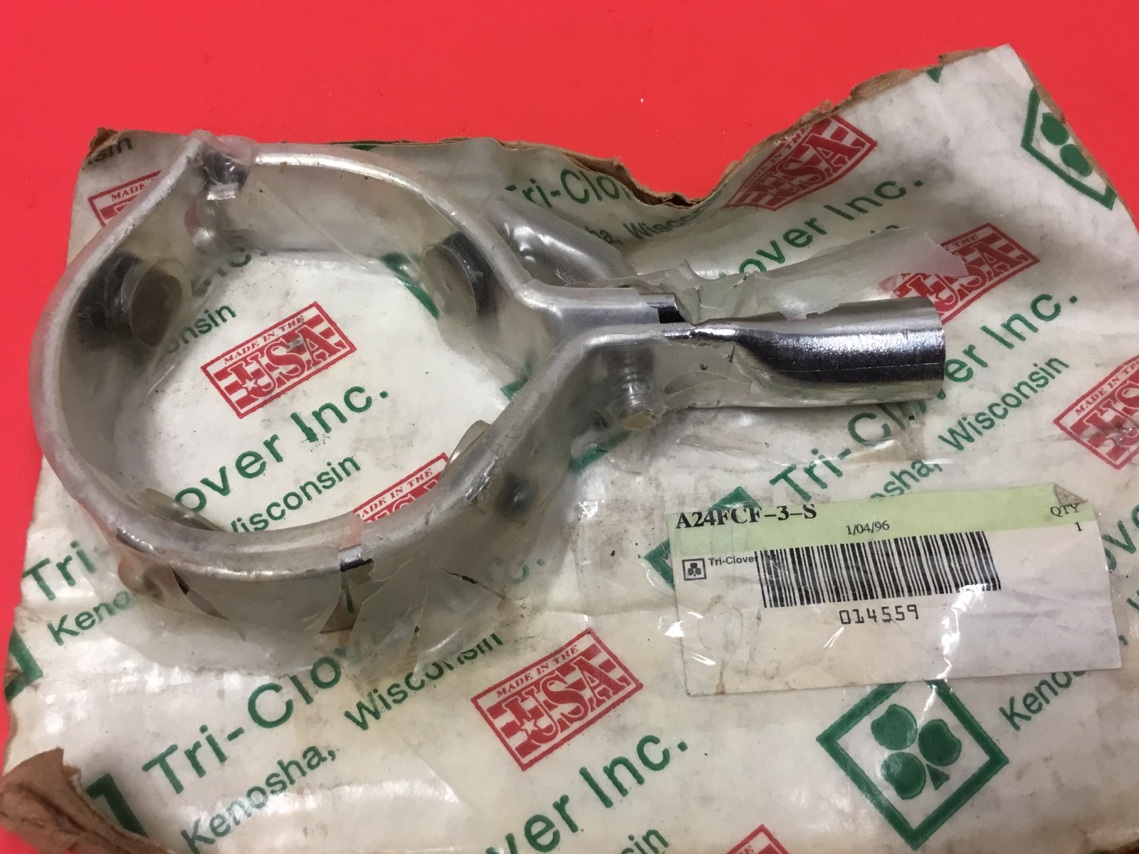 Tri-Clover – P/N: A24FCF-3-S – Pipe Hanger – NEW