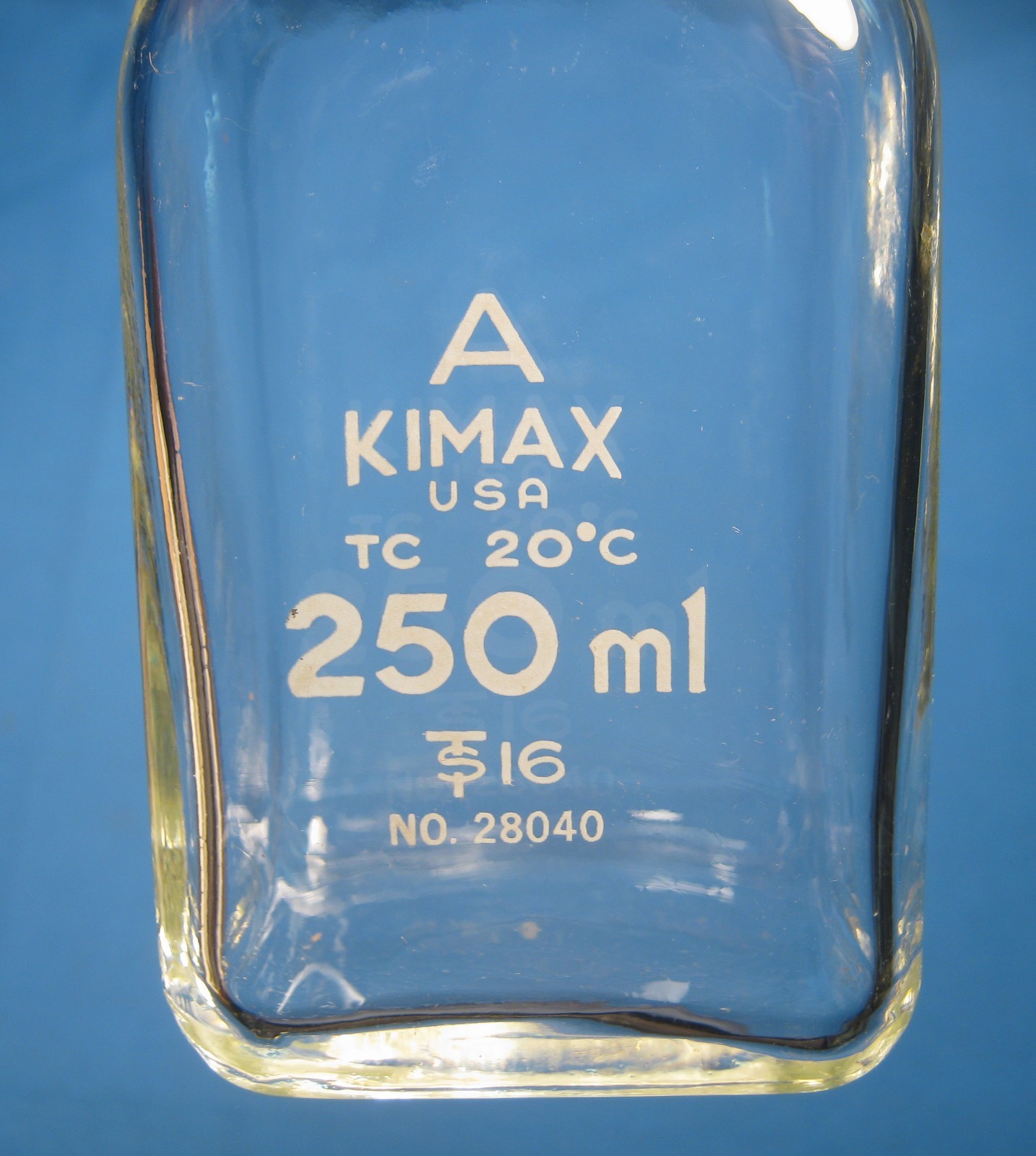 KIMBLE 250 ML VOLUMETRIC FLASKS SQUARE CLASS “A” X2 NEW OLD STOCK FREE SHIPPING