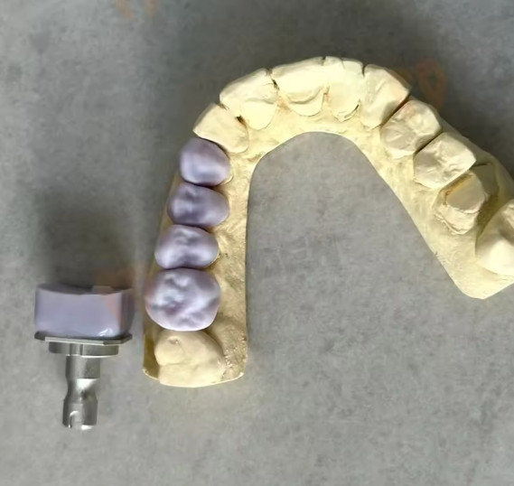 MT C14 Dental Emax CAD/CAM Glass Ceramic Blocks Lithium Disilicate CEREC Block
