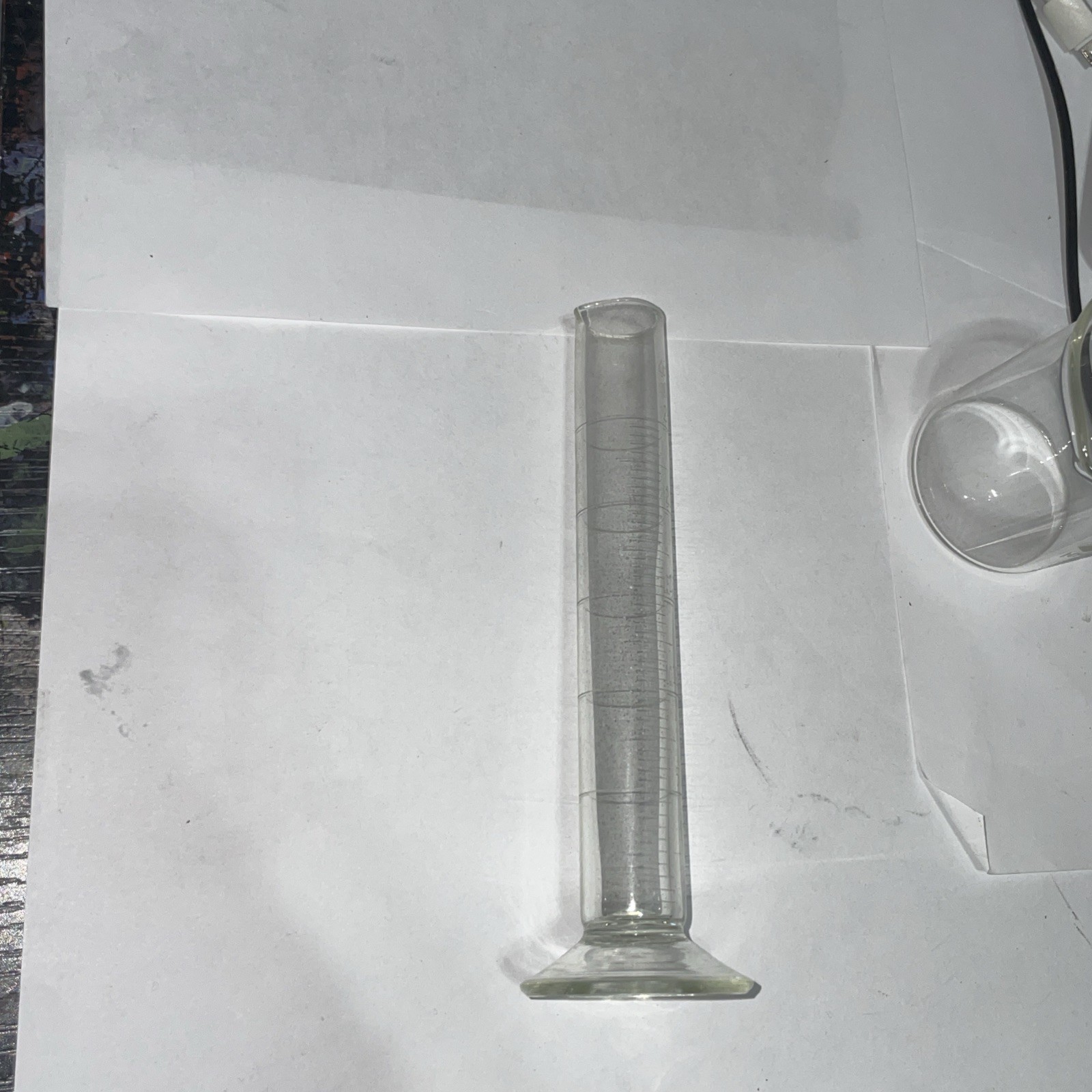 Kimax Beaker (100ml) And (Brand Unknown)Cylinder (200ml)