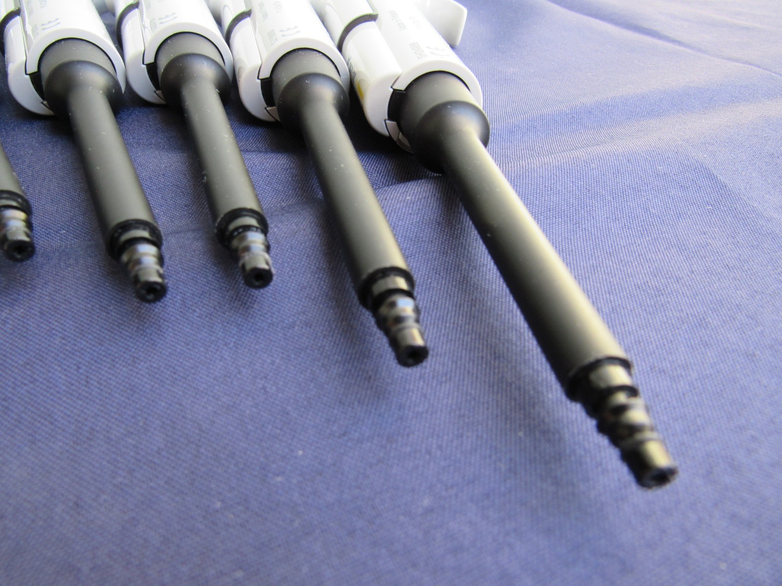 THERMO SCIENTIFIC ~ F1-CLIPTIP ~ 20-200 uL SINGLE CHANNEL PIPETTE