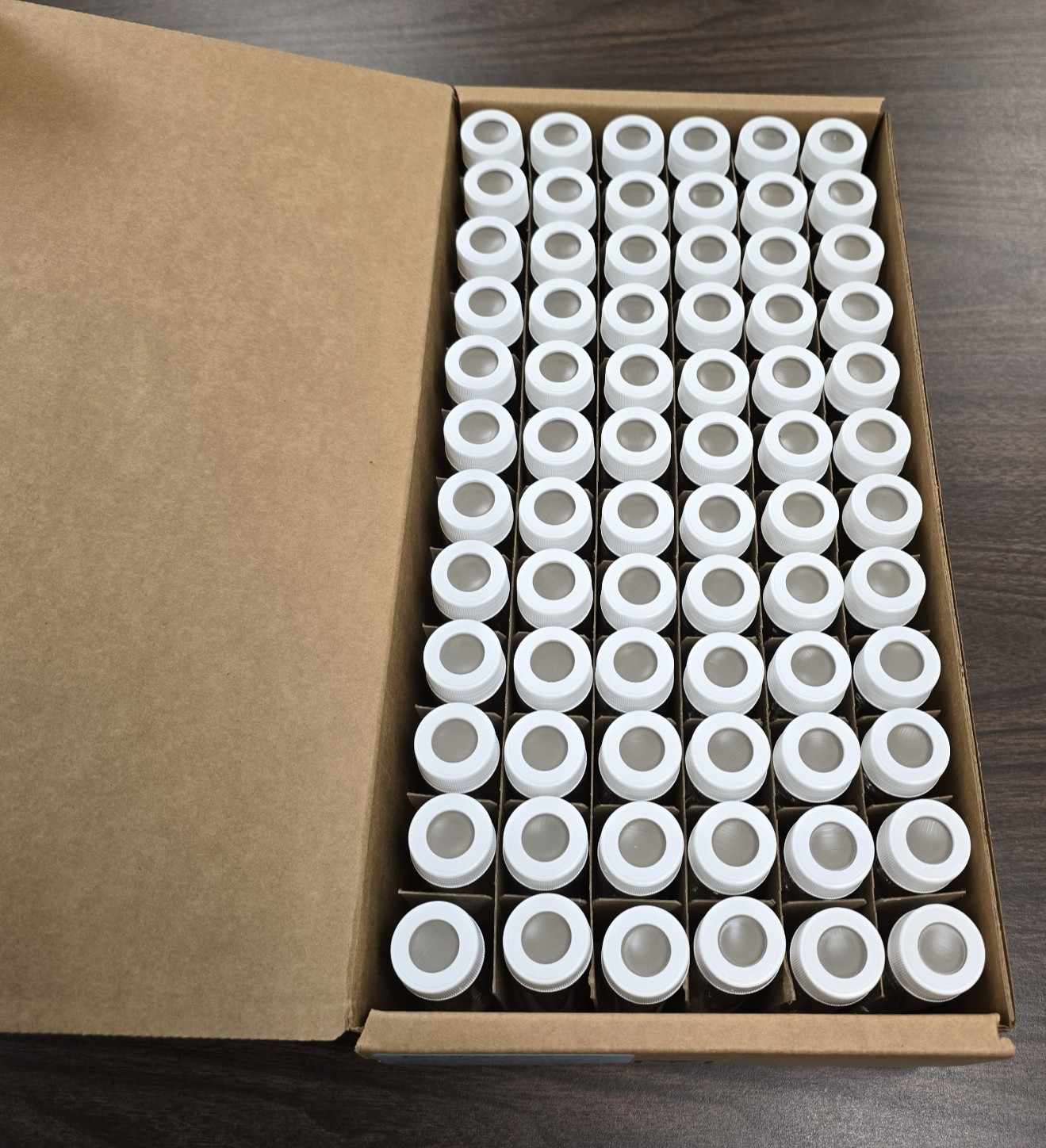 INDUSTRIAL GLASSWARE – 40ML, CLR, WHT O/T VOA, PRECLEANED & CERTIFIED CS/72