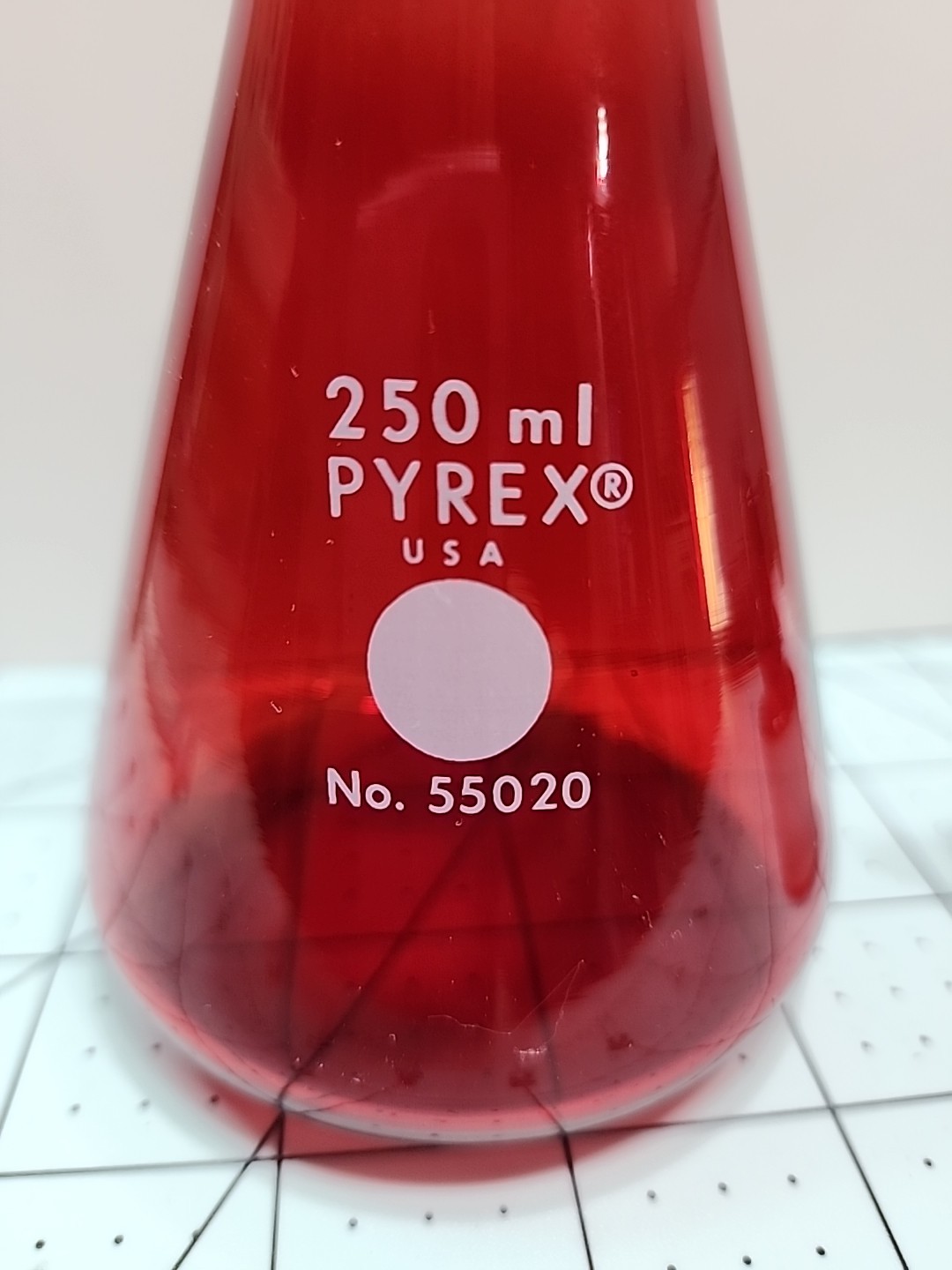 VINTAGE RED PYREX 250 mL LOW ACTINIC NARROW MOUTH ERLENMEYER FLASK EUC