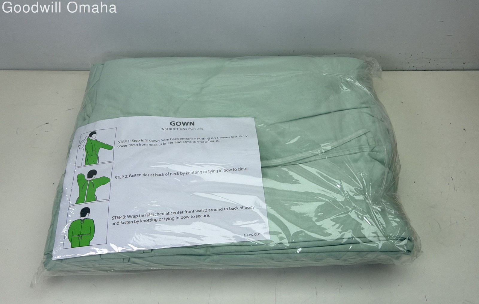 Lot of 50 Hanes Long Sleeve Hospital Gowns Size XL, 2X, 3X NEW!!! OPEN BOX!!!