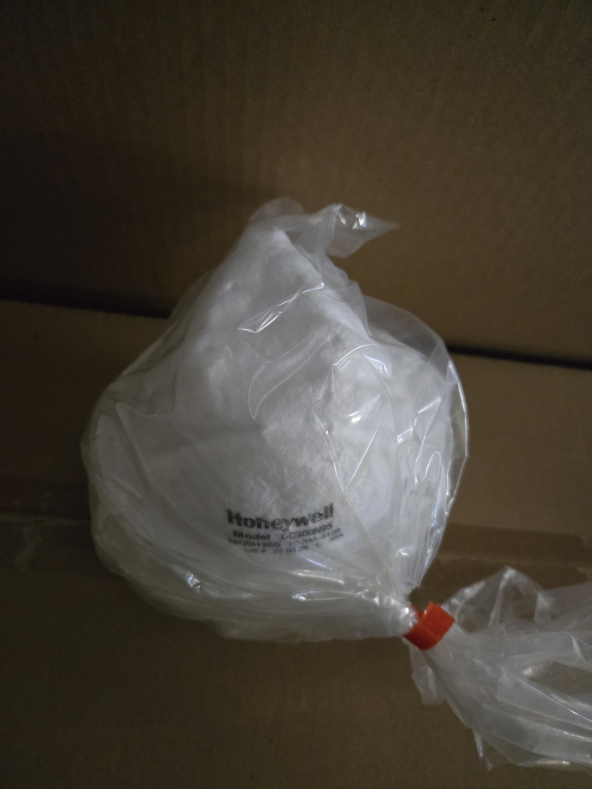 200 Masks Honeywell N95 DC300N95B Particulate Respirators Face Mask NIOSH