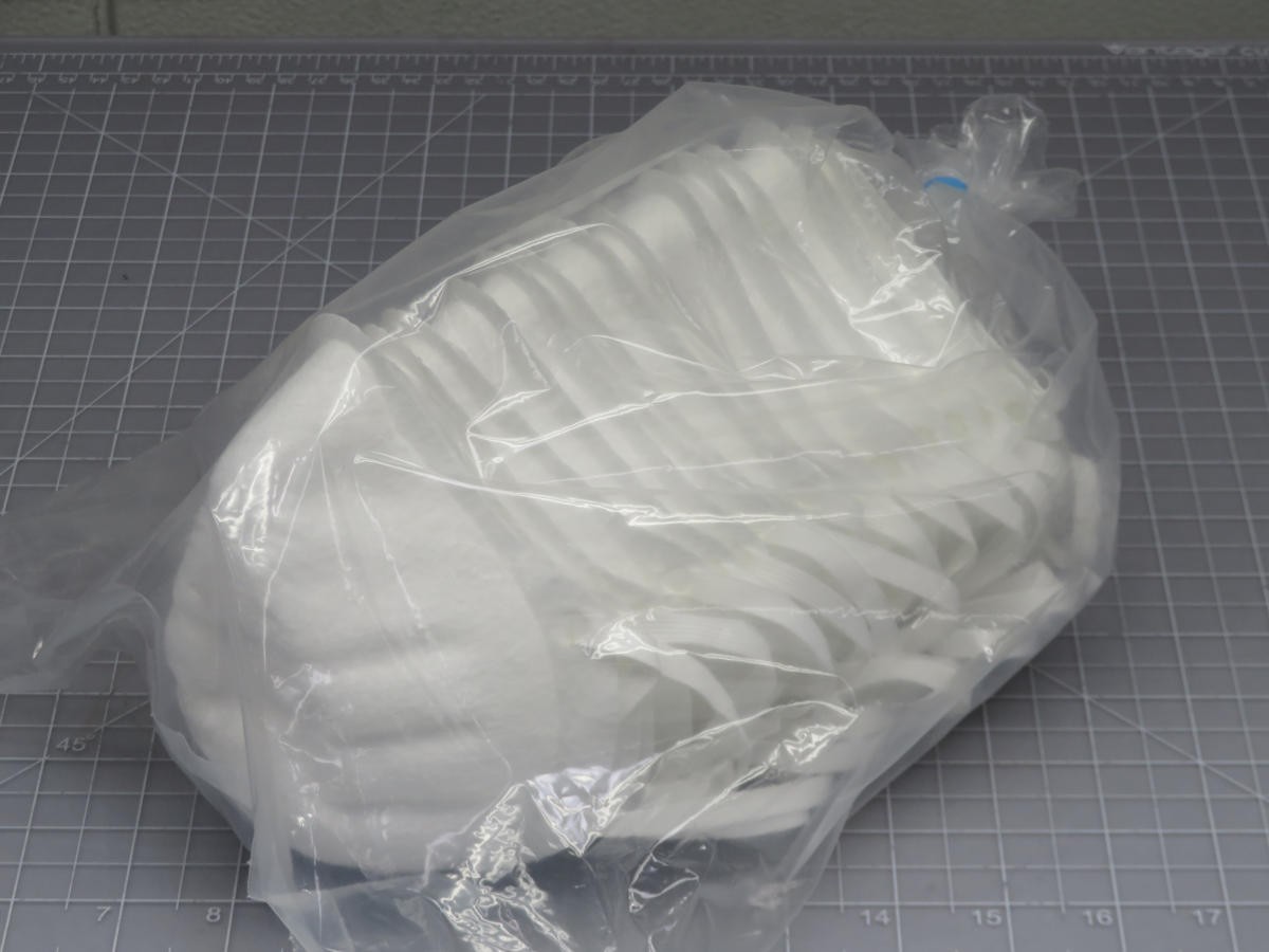 LOT OF 200 HONEYWELL DC300N95B N95 DISPOSABLE MASK