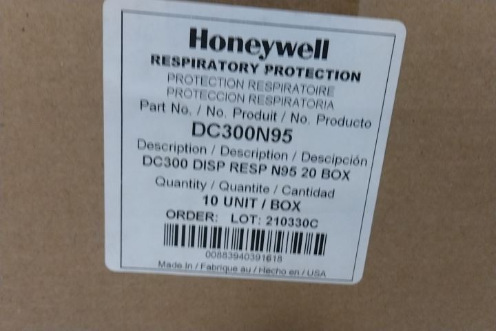 Honeywell DC300N95 8000 Pk Universal Size White Disposable Respirator