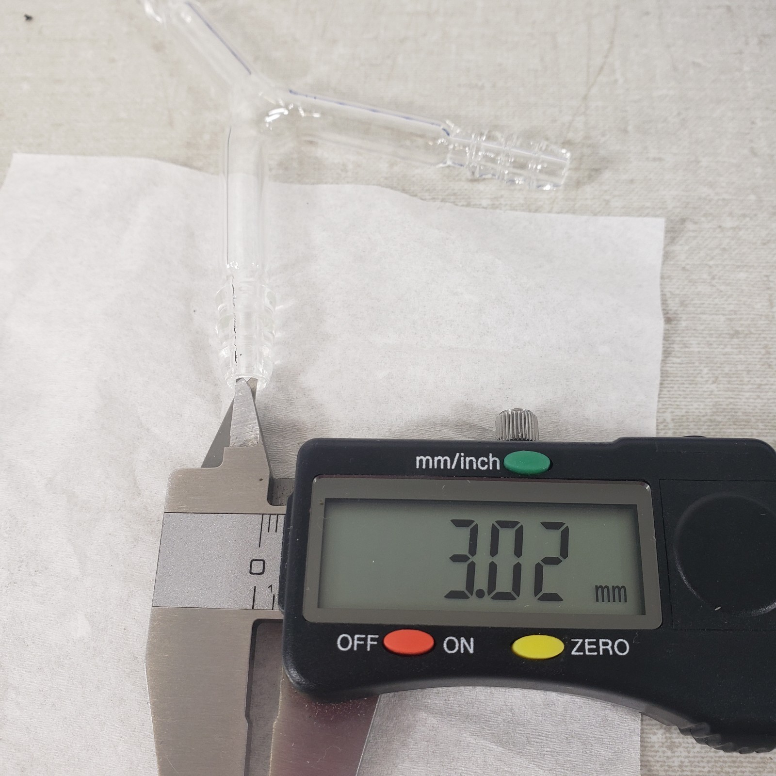 UNBRANDED Borosilicate Glass, 2 3mm Y-Shapes and 2 4mm T-Shapes