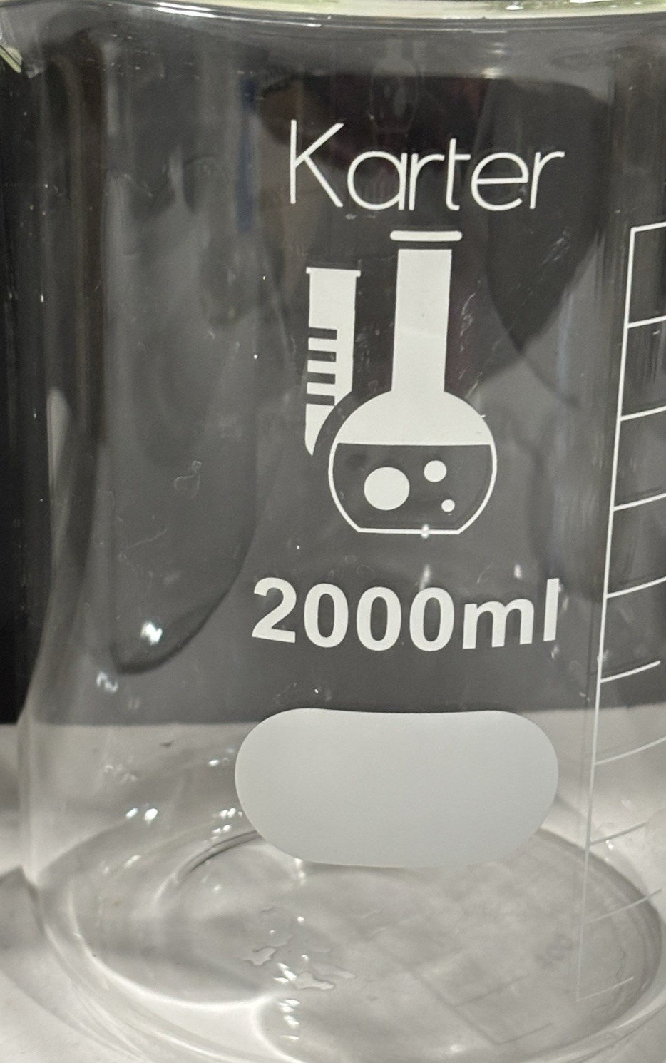 2000 ML Graduated Glass Beaker Low Form w Spout Lab or home use
