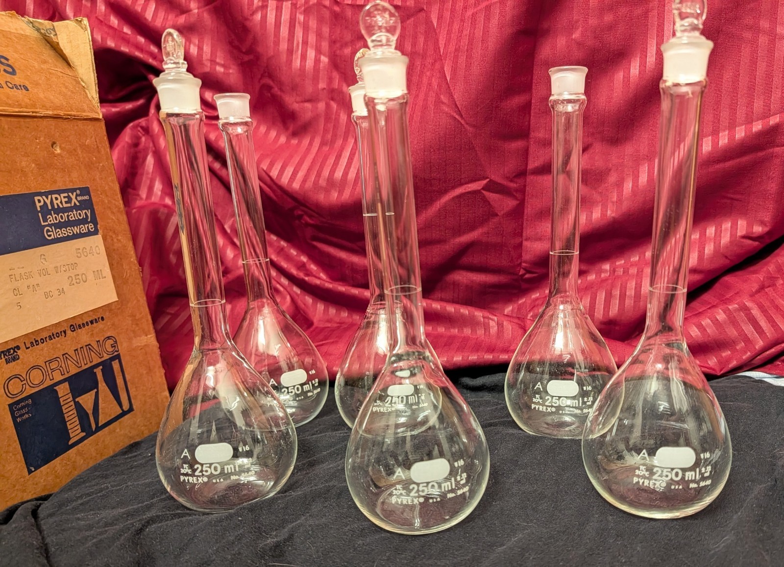 (6) Pyrex 250mL Vol Glass Lab Flask with Class A Glass Stoppers- Corning Work