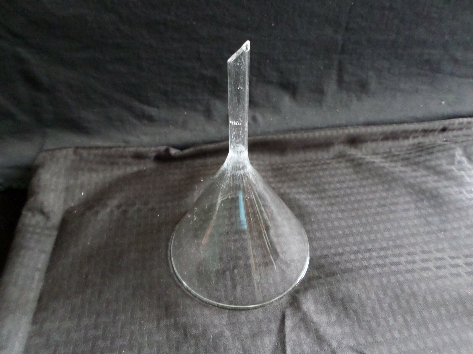 Corning Pyrex 147mm ID Glass 60° Angle Filling Funnel, Short Stem, Chips, 6120-6