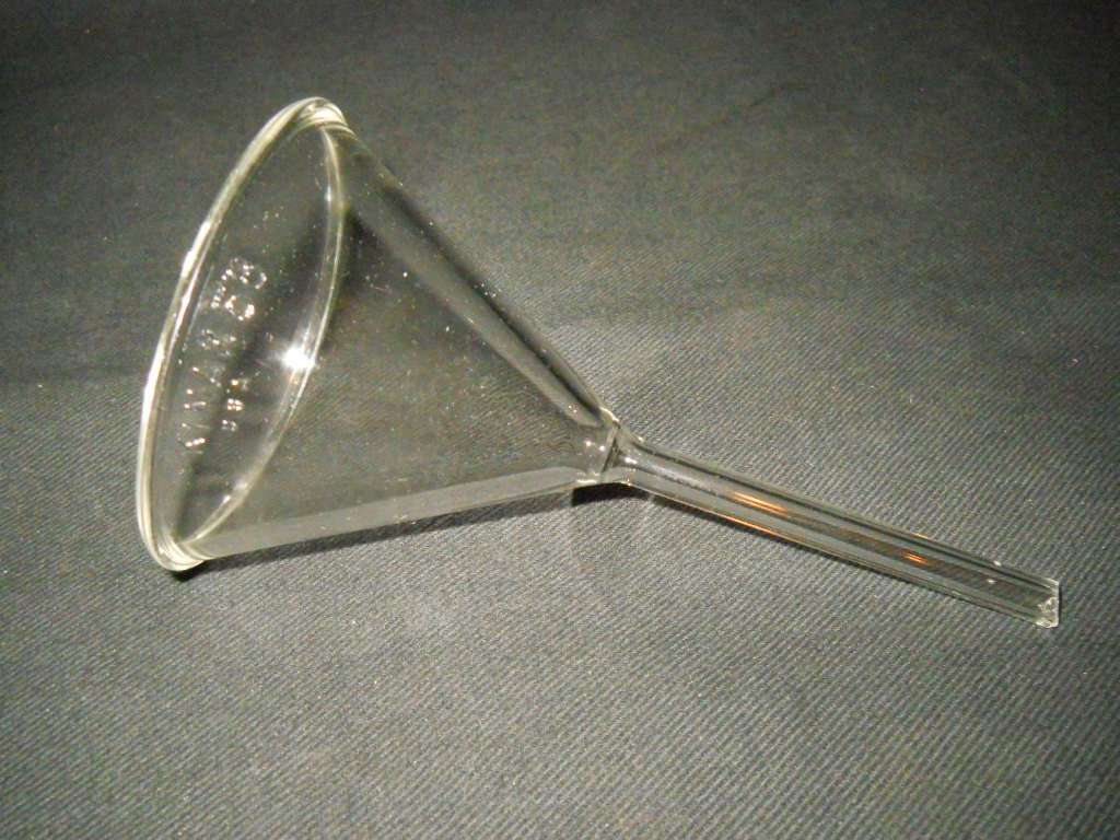Kimble Kimax Glass 75mm ID 58° Angle Filling Funnel, 3″ Short Stem, Chipped
