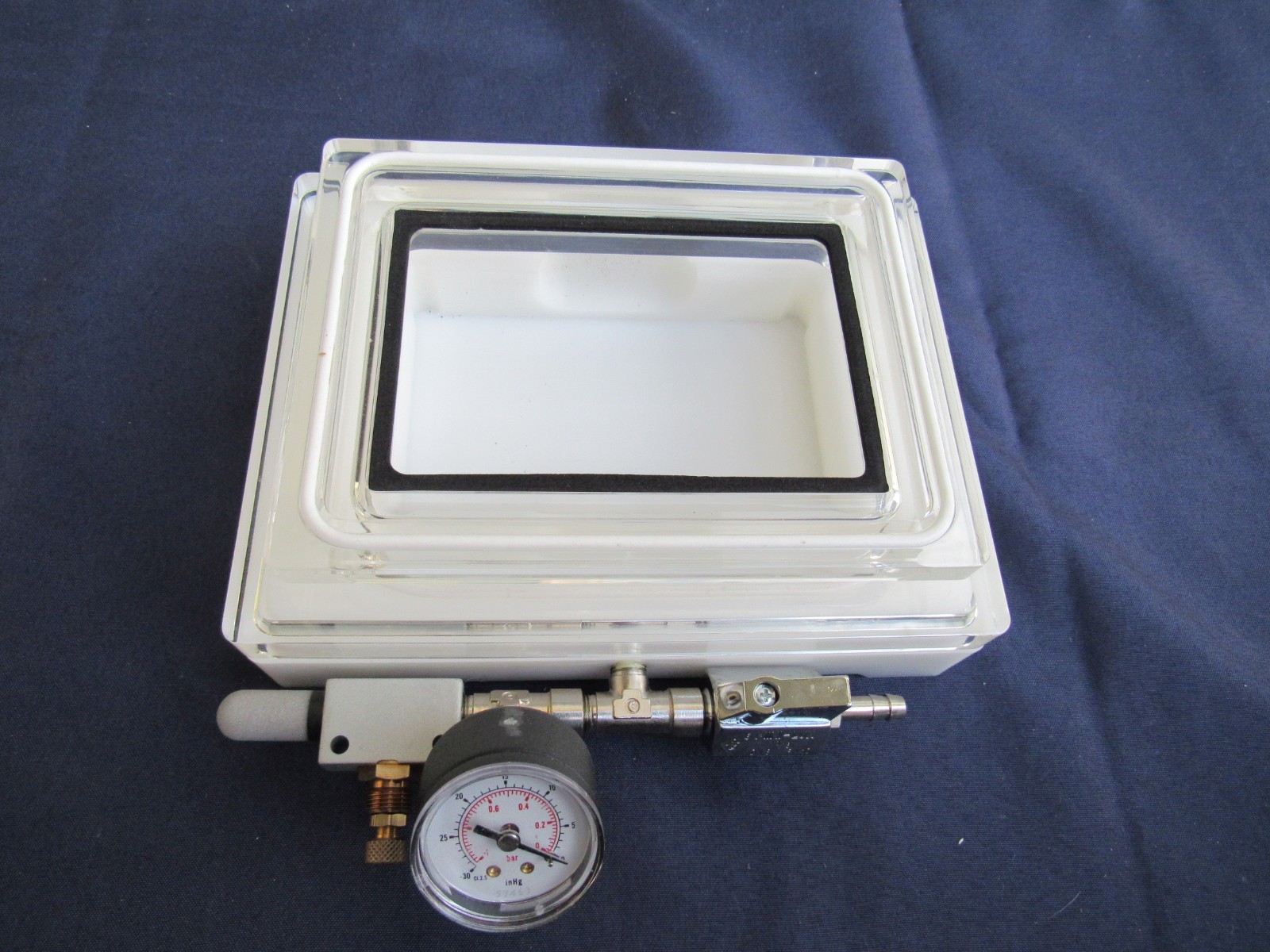 Unknown manuf. Vacuum Manifold w/ gauge, CAMOZZI RFU 4H2-1/8 VALVE, MINI-LUX DN8