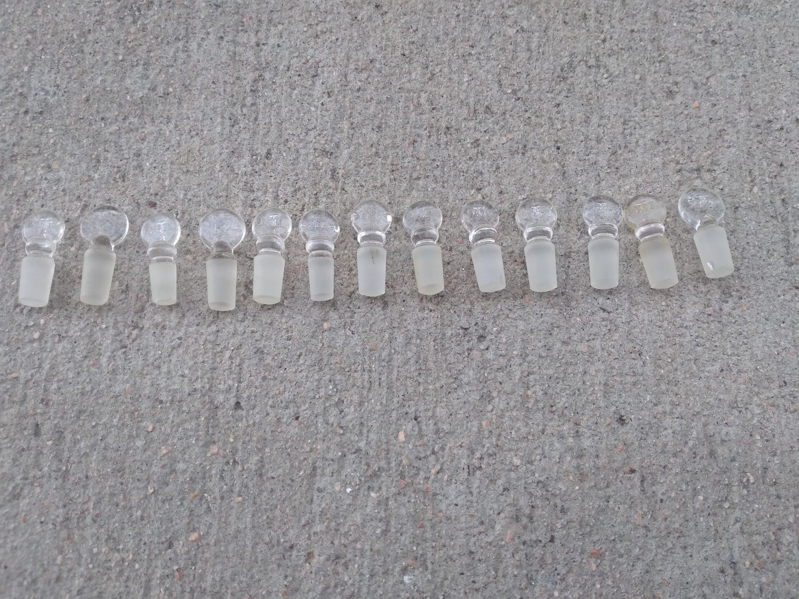 Vintage Small Pyrex Stoppers for Test Tubes LOT of 13 T9 K