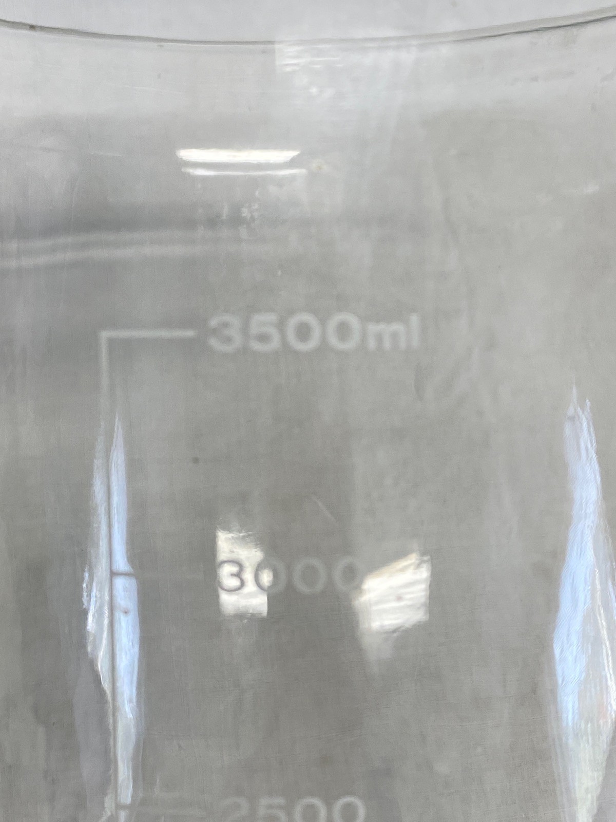 KIMAX Glass 4000mL 4L Low Form Graduated Griffin Beaker w/ Pour Spout 14000-4000