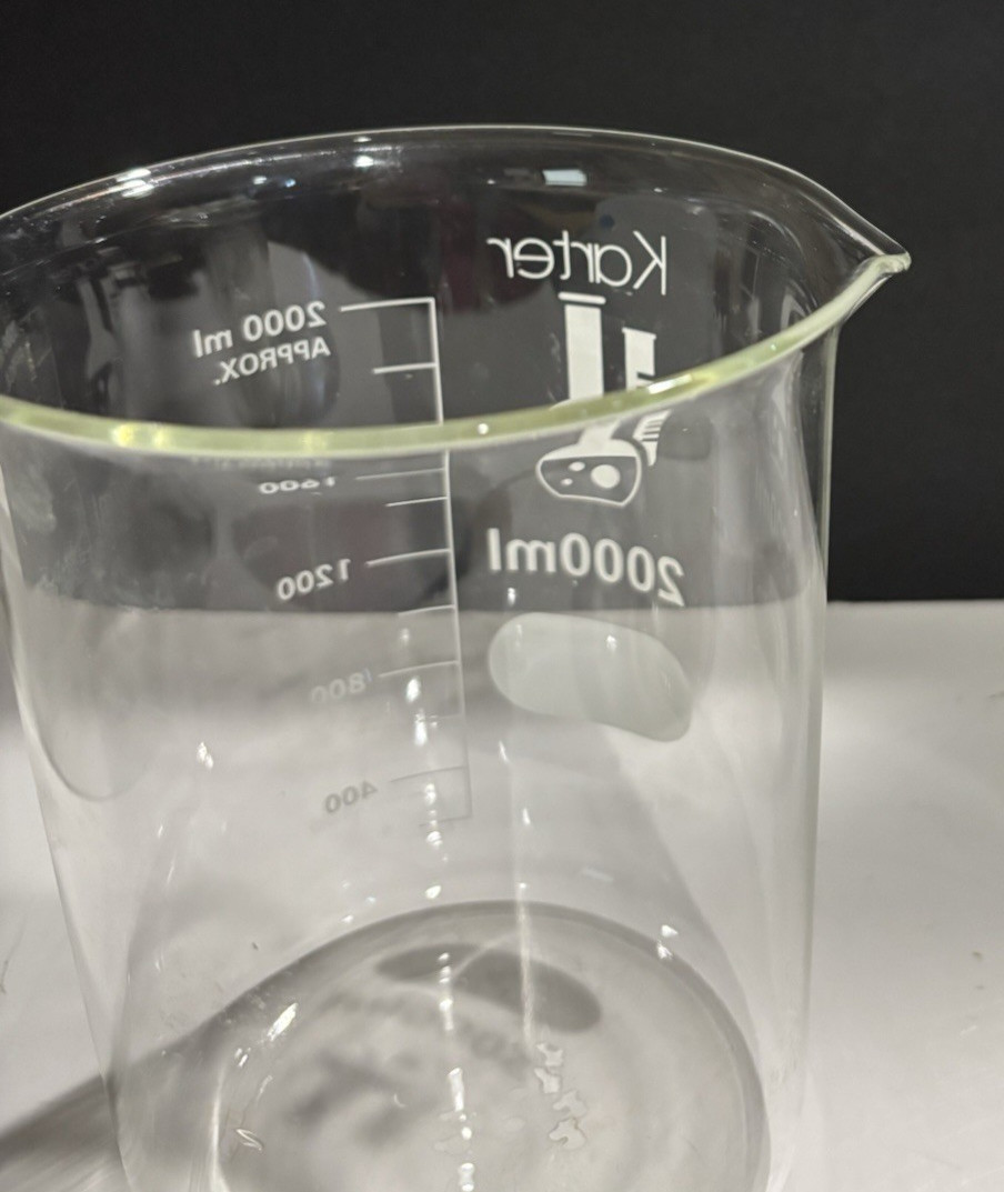 2000 ML Graduated Glass Beaker Low Form w Spout Lab or home use
