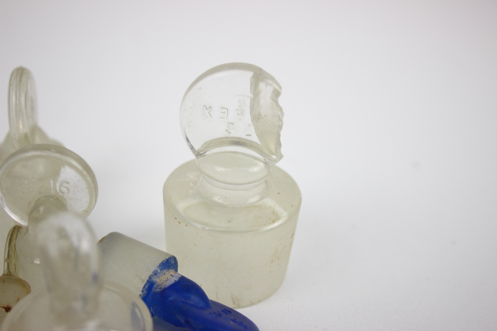Vintage Penny Head Lab Glass Stoppers Variety size Pyrex Kimax Lot of 15 pcs