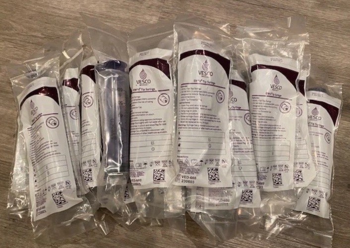 Vesco 60 cc syringes Irrigation wConnectors 25 Units 60mL endor syringes enfit