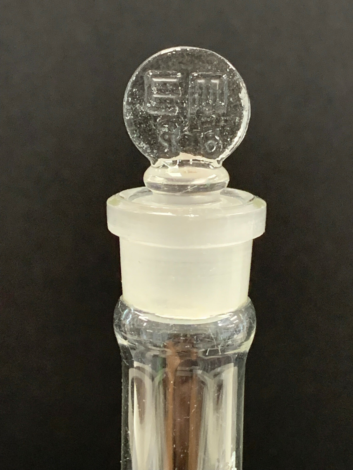 Hirschmann EM Techcolor 282 – 200 mL Class A Volumetric Flask with Stopper