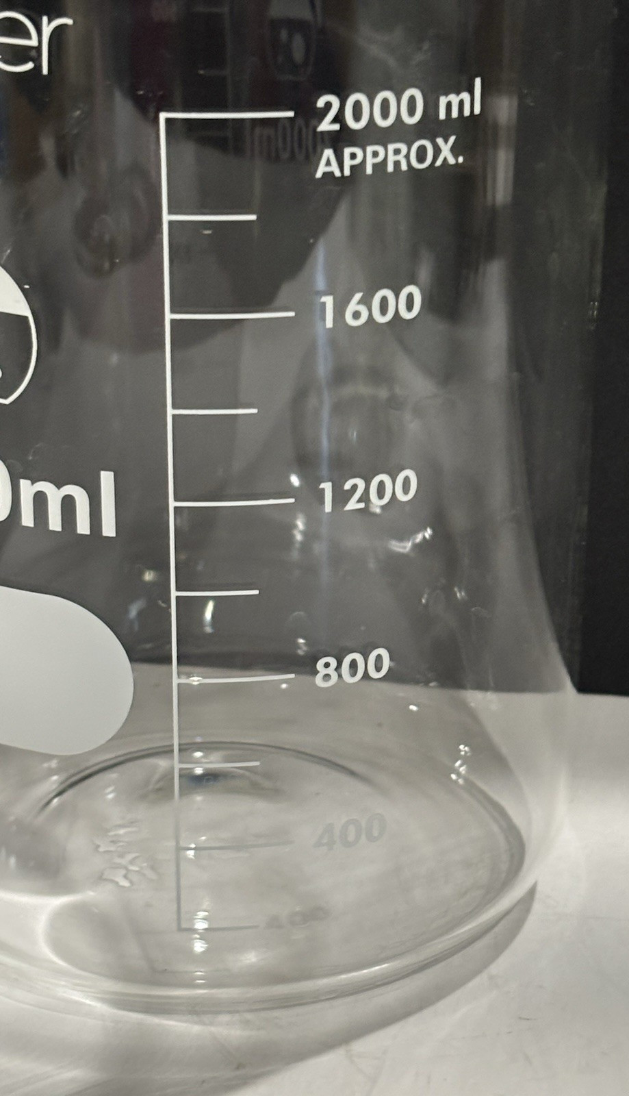 2000 ML Graduated Glass Beaker Low Form w Spout Lab or home use