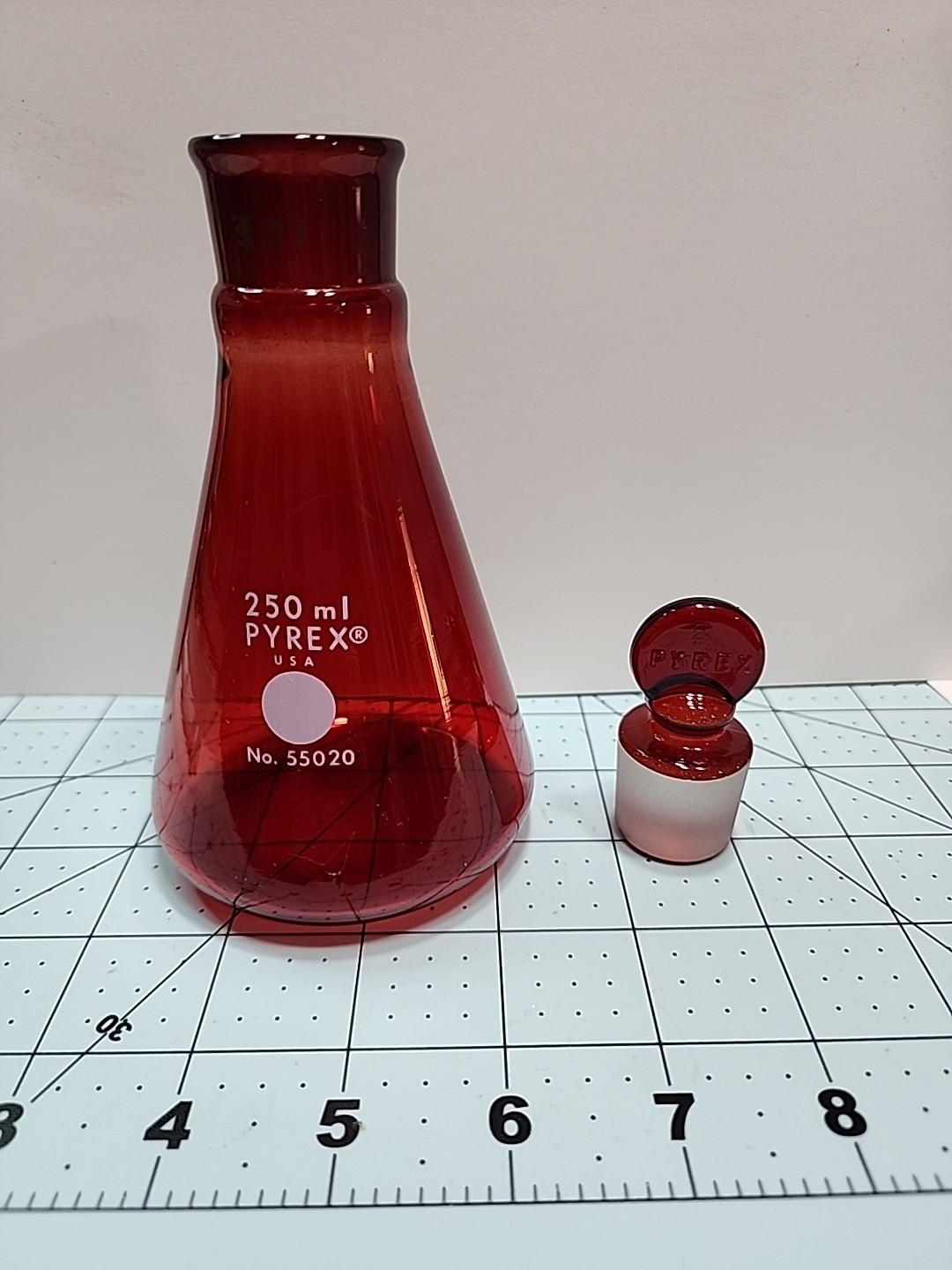 VINTAGE RED PYREX 250 mL LOW ACTINIC NARROW MOUTH ERLENMEYER FLASK EUC