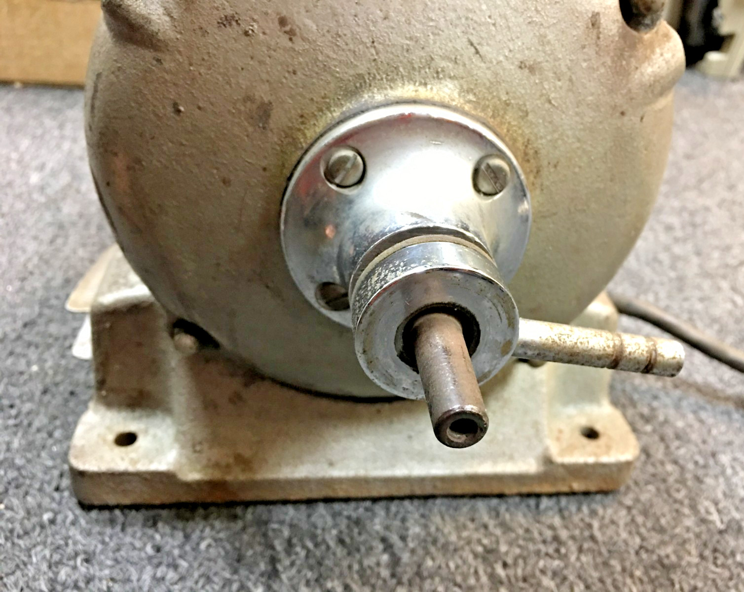 DIXON POLISHING LATHE MODEL MT 353, 1/4 HP, 60 CYCLE, 1725-3450 RPM,TURNS ON,USA